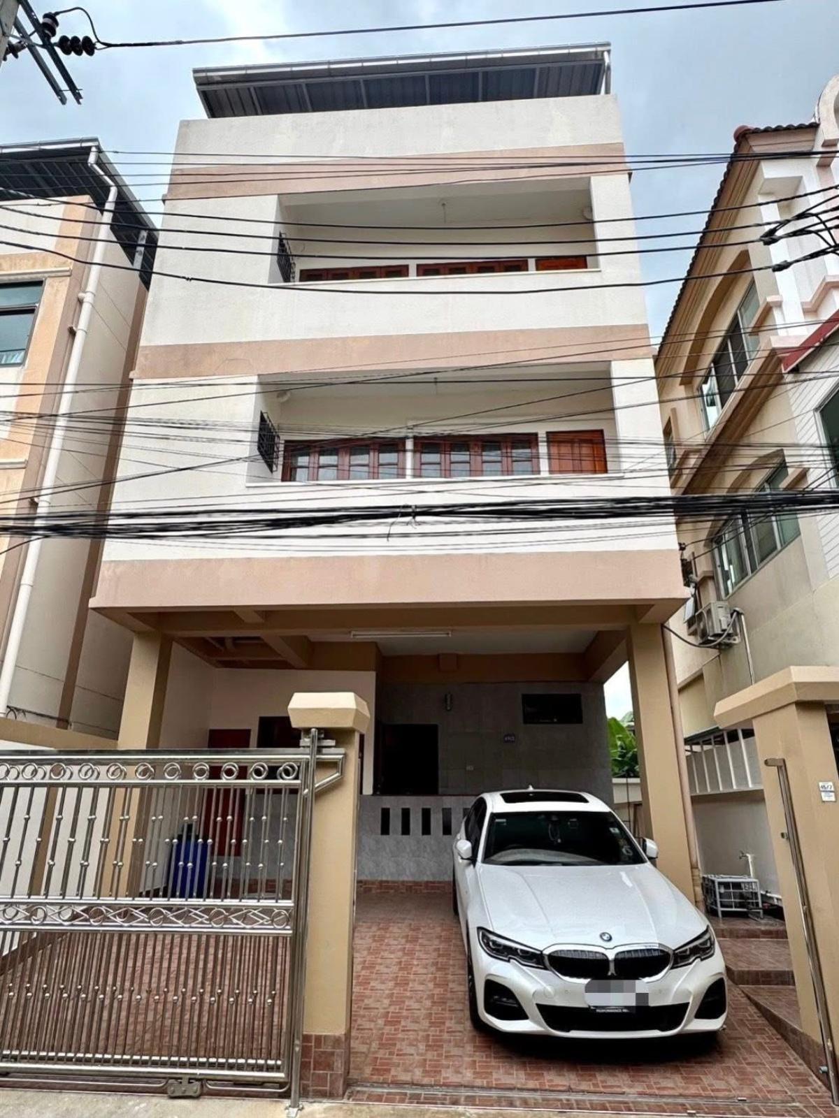 For SaleTownhomePinklao, Charansanitwong : For Sale 3-storey house with roof terrace,  Arun Amarin Subdistrict CX-137185