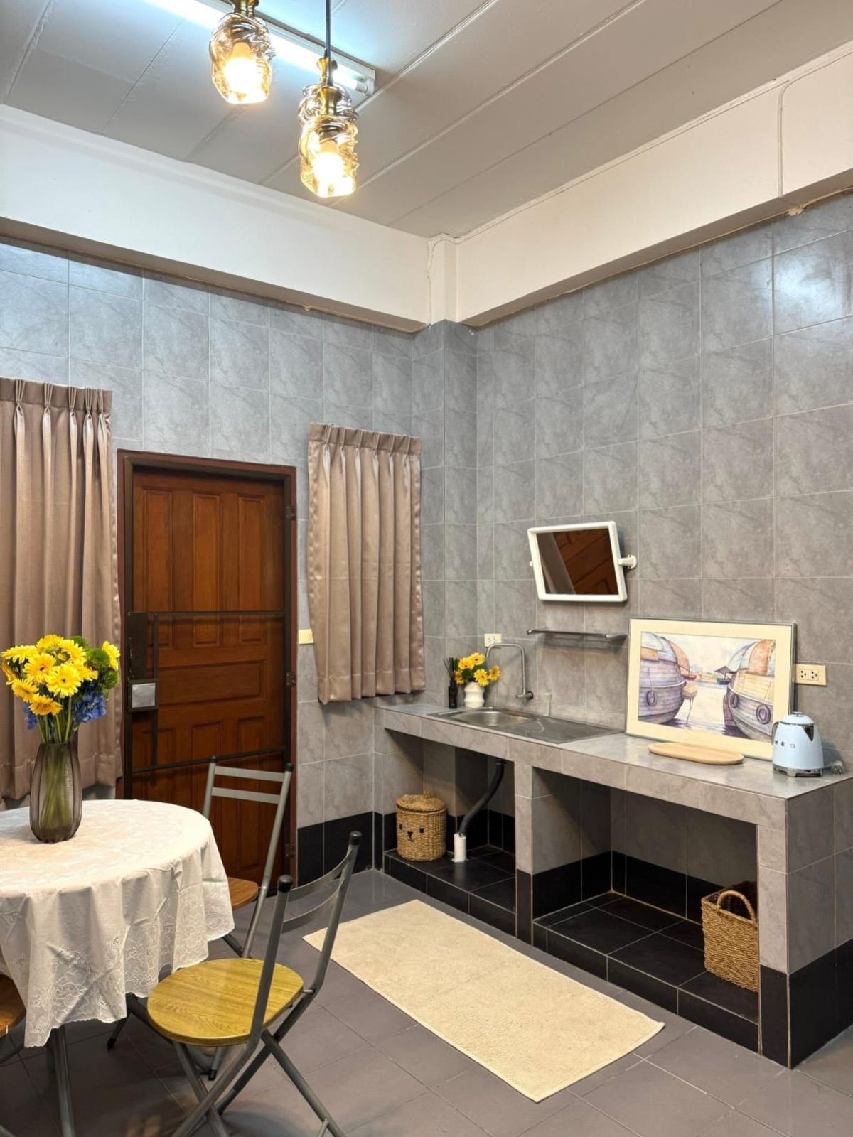 ขายทาวน์โฮมปิ่นเกล้า จรัญสนิทวงศ์ : ขาย บ้าน 3 ชั้น มีดาดฟ้า ซ.จรัญสนิทวงศ์ 45 แยก 3 แขวงอรุณอมรินทร์ CX-137185