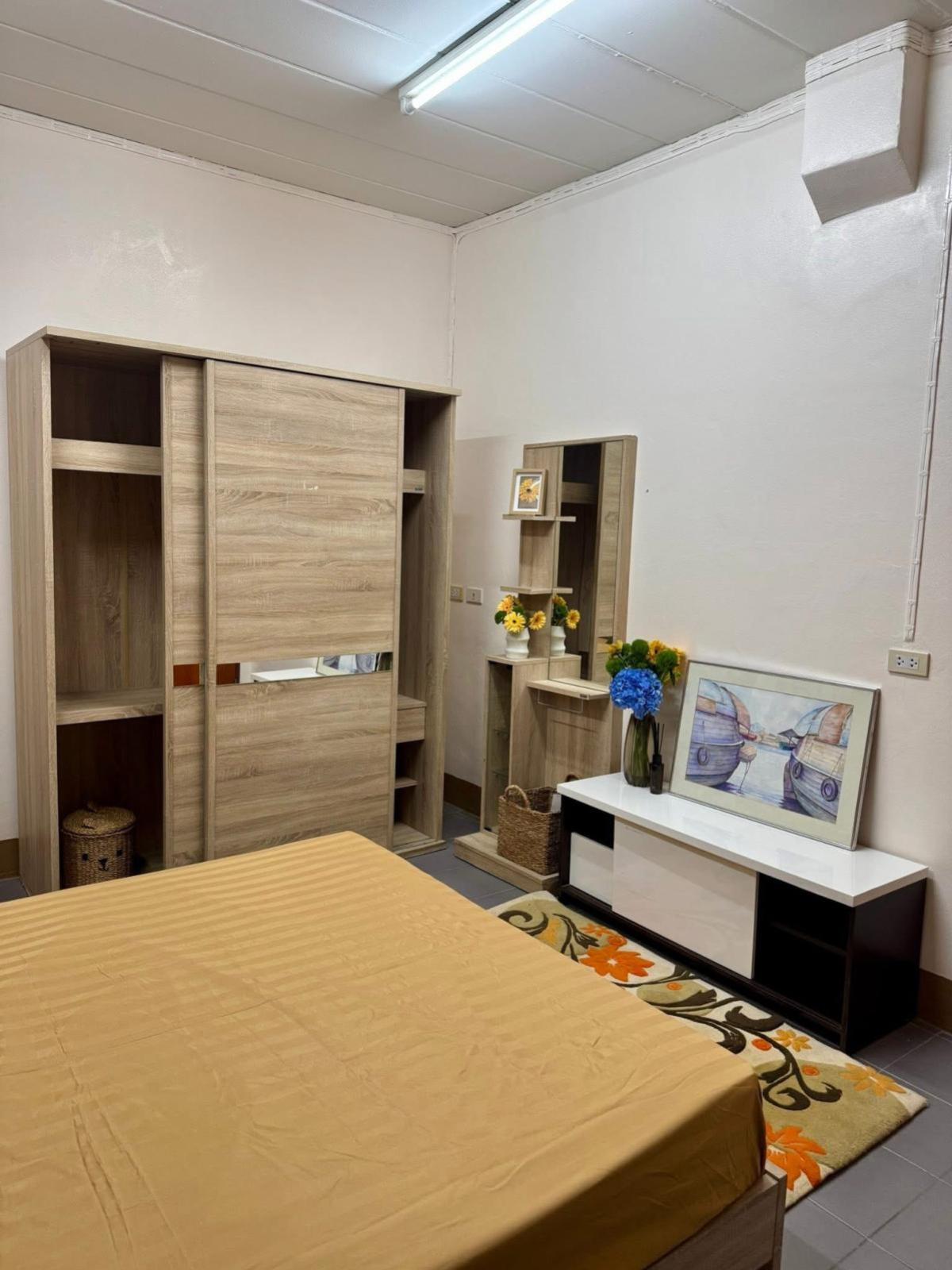 ขายทาวน์โฮมปิ่นเกล้า จรัญสนิทวงศ์ : ขาย บ้าน 3 ชั้น มีดาดฟ้า ซ.จรัญสนิทวงศ์ 45 แยก 3 แขวงอรุณอมรินทร์ CX-137185