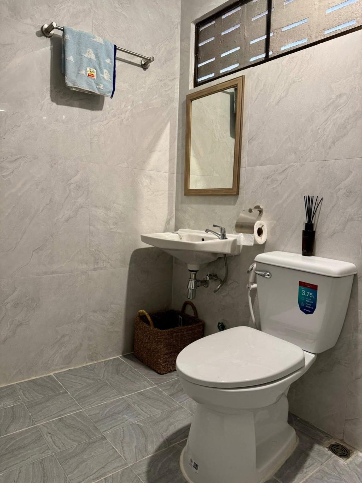 ขายทาวน์โฮมปิ่นเกล้า จรัญสนิทวงศ์ : ขาย บ้าน 3 ชั้น มีดาดฟ้า ซ.จรัญสนิทวงศ์ 45 แยก 3 แขวงอรุณอมรินทร์ CX-137185