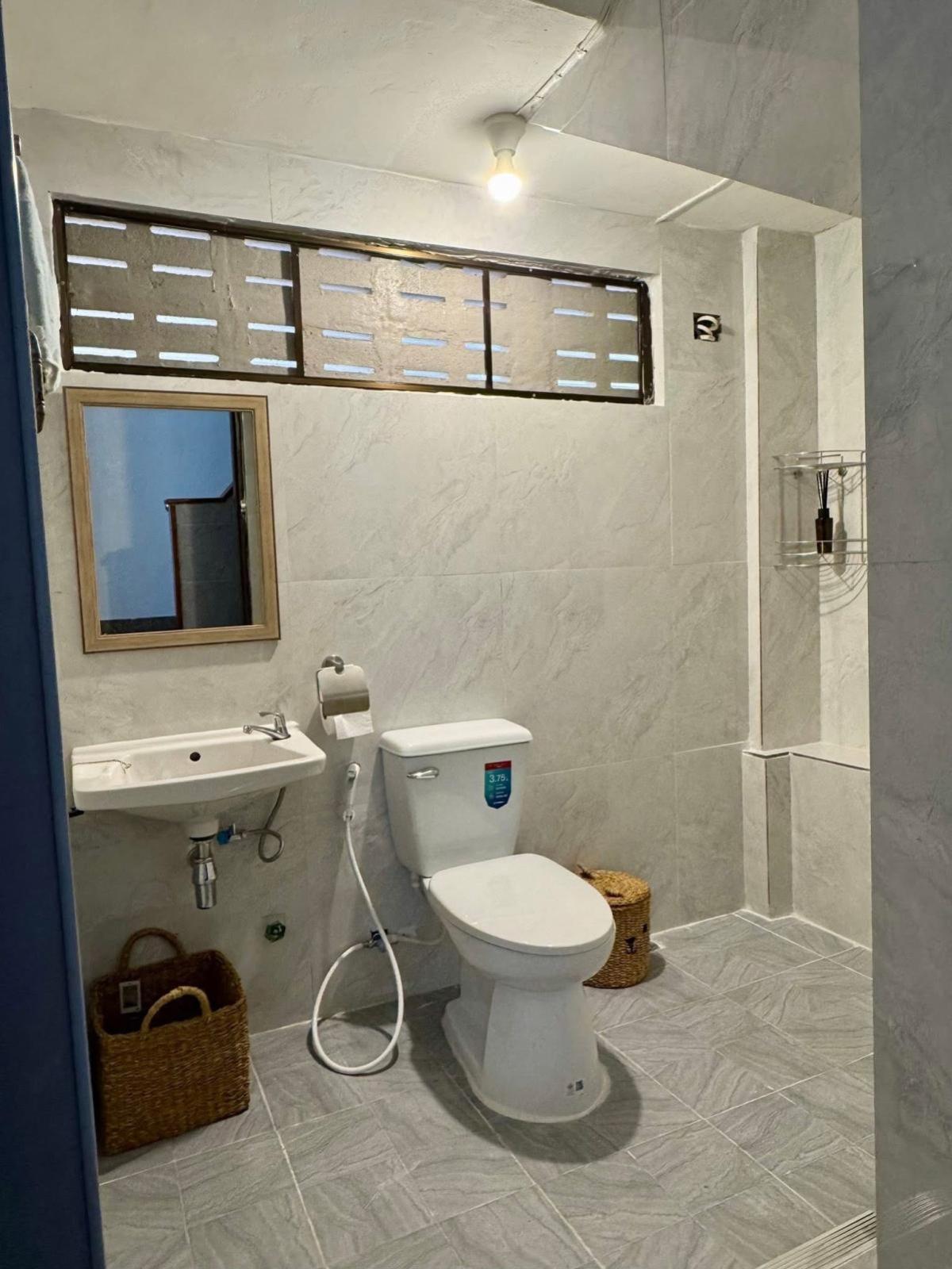 ขายทาวน์โฮมปิ่นเกล้า จรัญสนิทวงศ์ : ขาย บ้าน 3 ชั้น มีดาดฟ้า ซ.จรัญสนิทวงศ์ 45 แยก 3 แขวงอรุณอมรินทร์ CX-137185