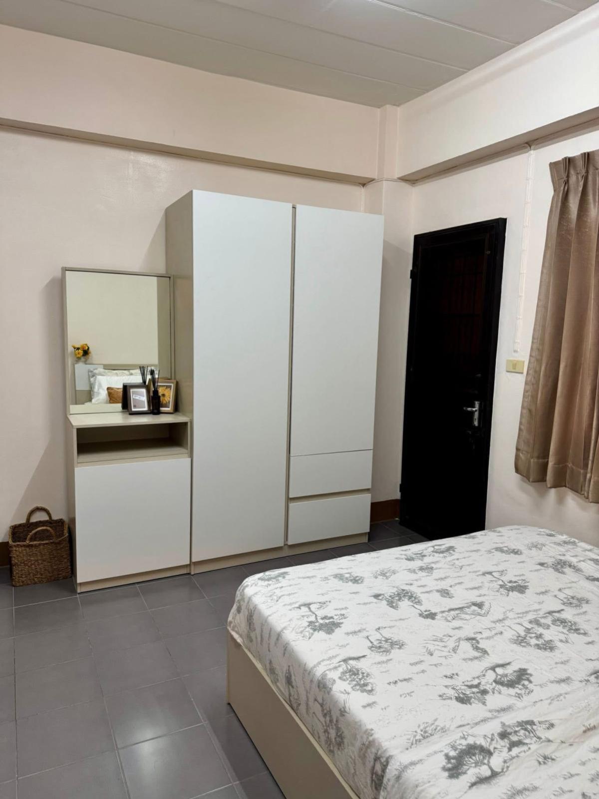 ขายทาวน์โฮมปิ่นเกล้า จรัญสนิทวงศ์ : ขาย บ้าน 3 ชั้น มีดาดฟ้า ซ.จรัญสนิทวงศ์ 45 แยก 3 แขวงอรุณอมรินทร์ CX-137185