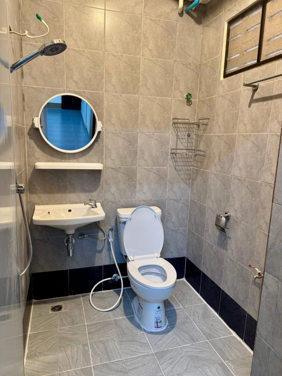 ขายทาวน์โฮมปิ่นเกล้า จรัญสนิทวงศ์ : ขาย บ้าน 3 ชั้น มีดาดฟ้า ซ.จรัญสนิทวงศ์ 45 แยก 3 แขวงอรุณอมรินทร์ CX-137185