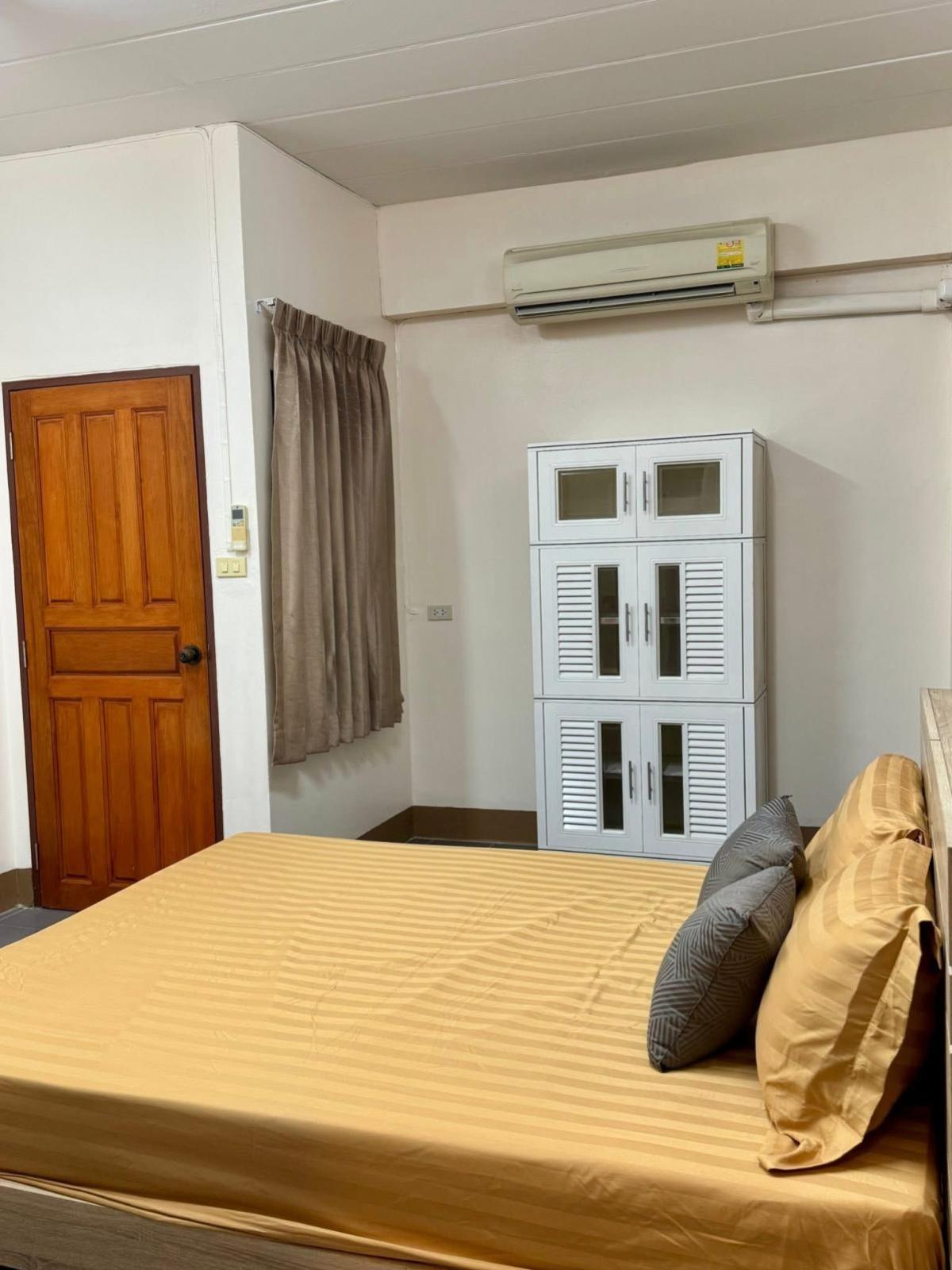 ขายทาวน์โฮมปิ่นเกล้า จรัญสนิทวงศ์ : ขาย บ้าน 3 ชั้น มีดาดฟ้า ซ.จรัญสนิทวงศ์ 45 แยก 3 แขวงอรุณอมรินทร์ CX-137185