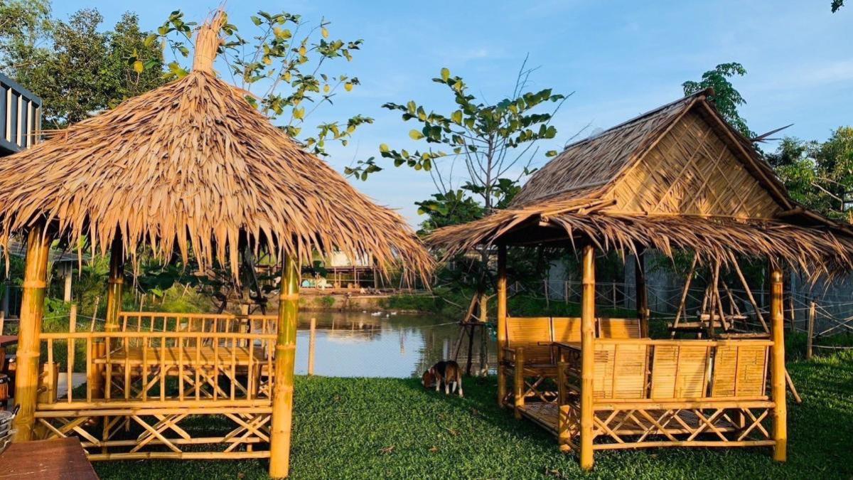 For SaleHotel&Apartment BusinessSuphan Buri : Let see Stars Resort Business for Sale - Ready for immediate takeover  CX-137800