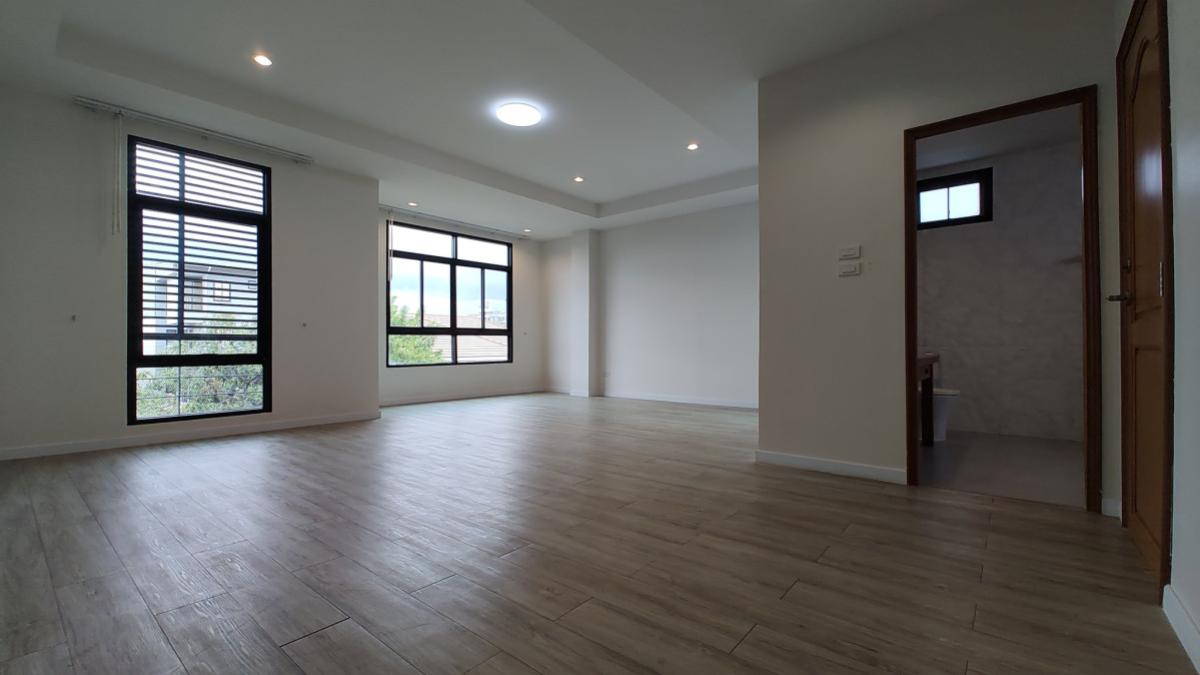 For SaleTownhomeLadprao, Central Ladprao : For sale Luxury large townhome near Ratchada–Lat Phrao intersection , Chomphon , Chatuchak , Bangkok , CX-137816