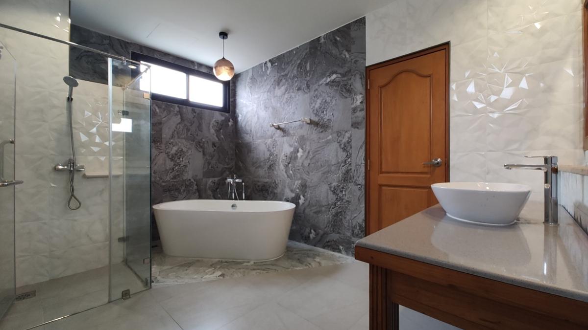 For SaleTownhomeLadprao, Central Ladprao : For sale Luxury large townhome near Ratchada–Lat Phrao intersection , Chomphon , Chatuchak , Bangkok , CX-137816