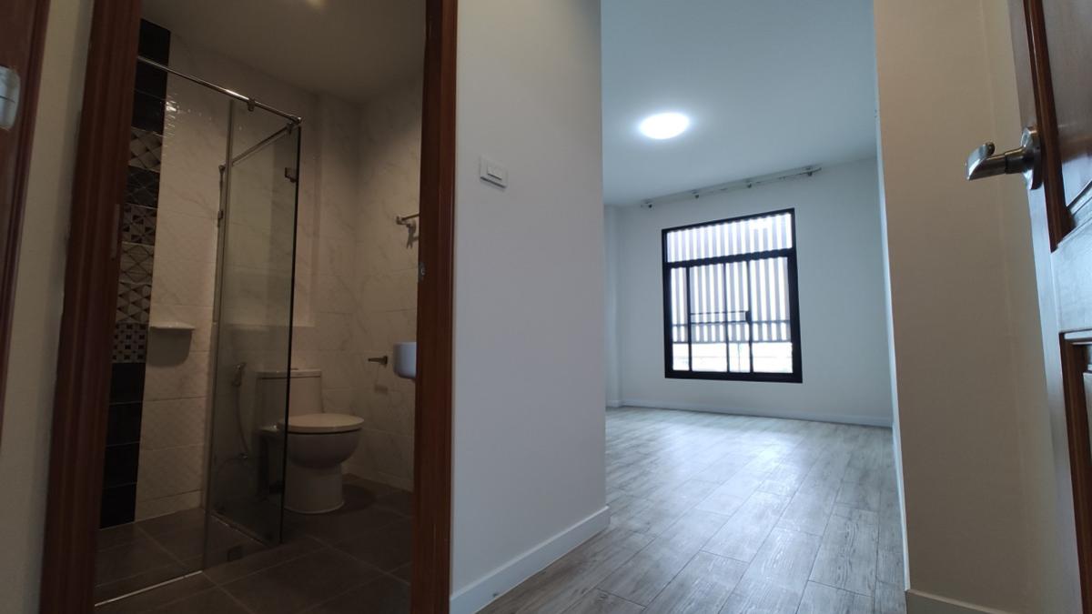 For SaleTownhomeLadprao, Central Ladprao : For sale Luxury large townhome near Ratchada–Lat Phrao intersection , Chomphon , Chatuchak , Bangkok , CX-137816