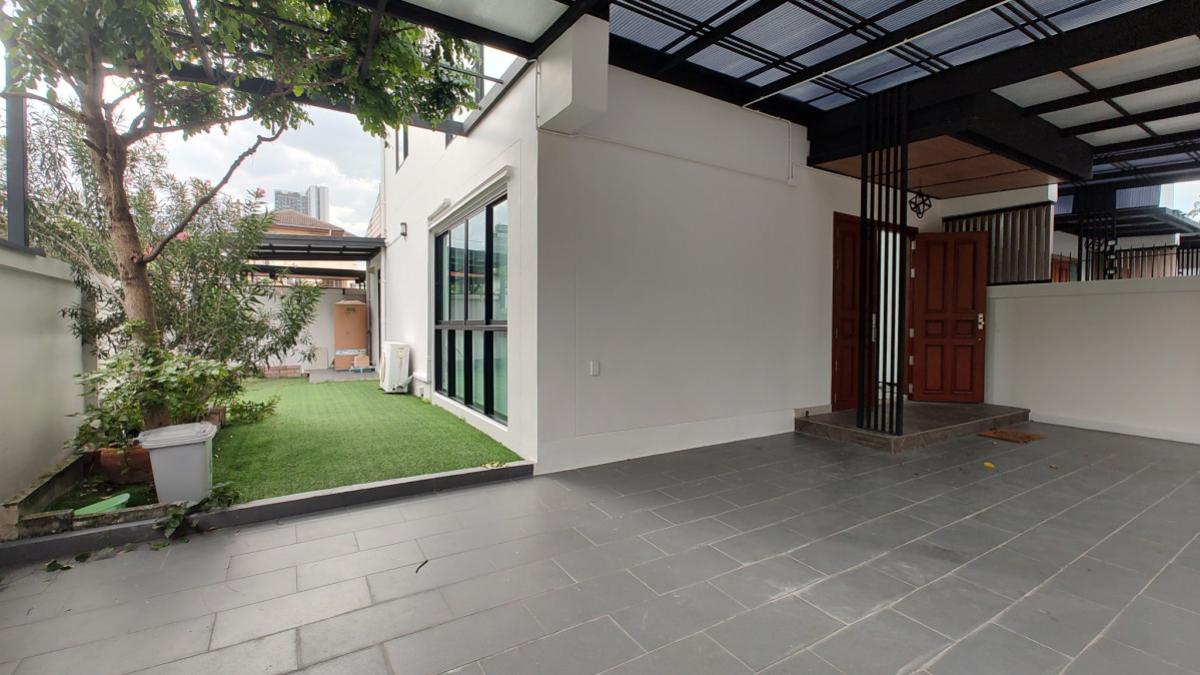 For SaleTownhomeLadprao, Central Ladprao : For sale Luxury large townhome near Ratchada–Lat Phrao intersection , Chomphon , Chatuchak , Bangkok , CX-137816