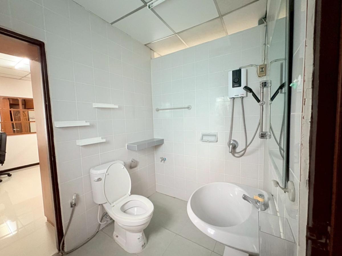 For SaleTownhomeKasetsart, Ratchayothin : For Sale Corner unit townhouse in a good location on Lat Phrao–Wang Hin Road , Lat Phrao , Lat Phrao , Bangkok , CX-137835