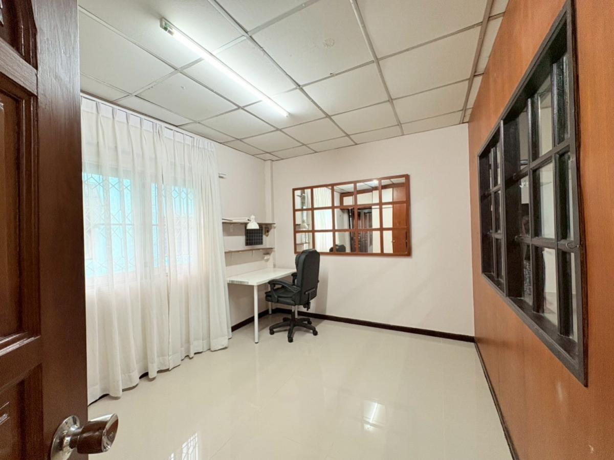 For SaleTownhomeKasetsart, Ratchayothin : For Sale Corner unit townhouse in a good location on Lat Phrao–Wang Hin Road , Lat Phrao , Lat Phrao , Bangkok , CX-137835