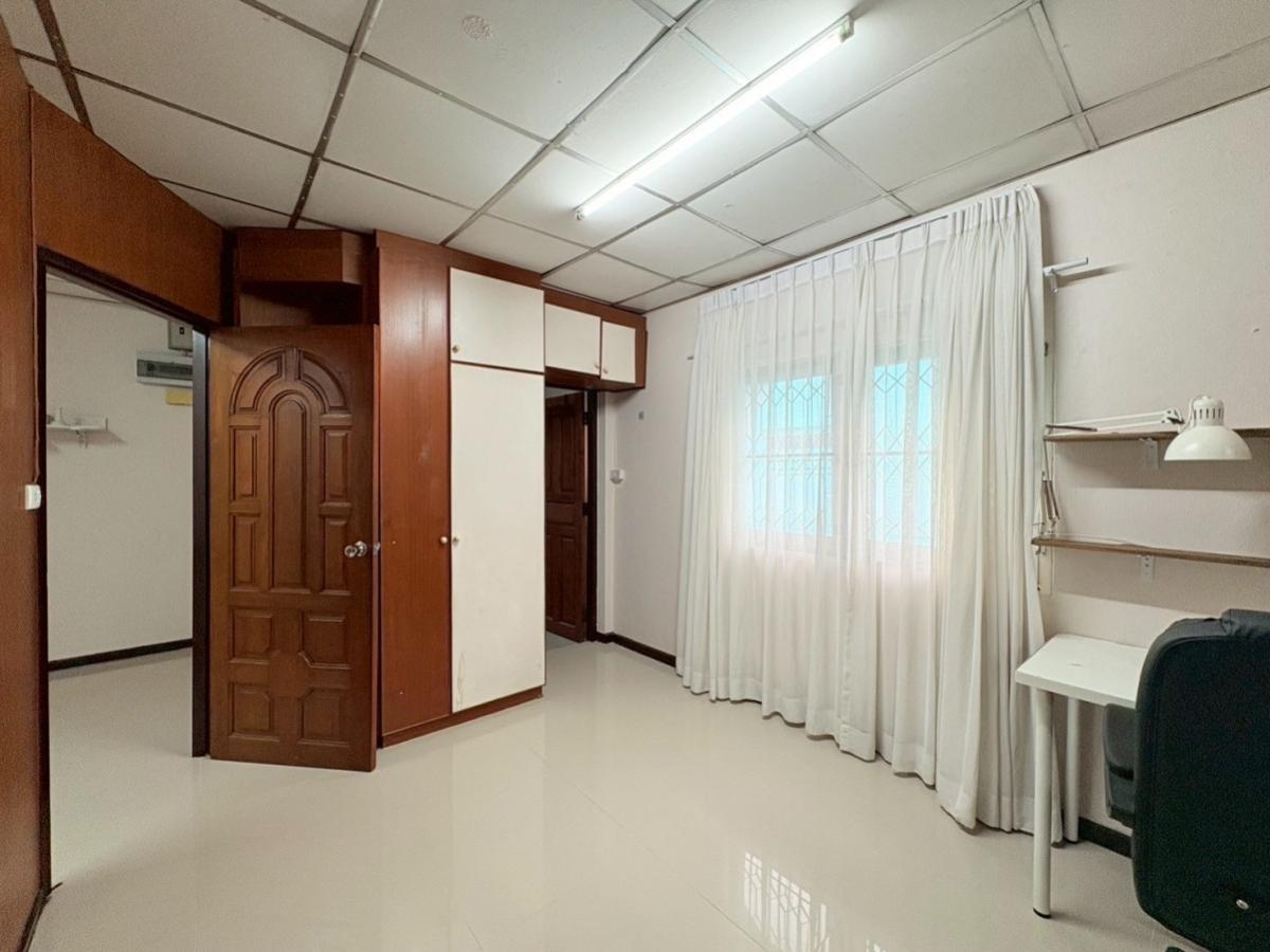 For SaleTownhomeKasetsart, Ratchayothin : For Sale Corner unit townhouse in a good location on Lat Phrao–Wang Hin Road , Lat Phrao , Lat Phrao , Bangkok , CX-137835