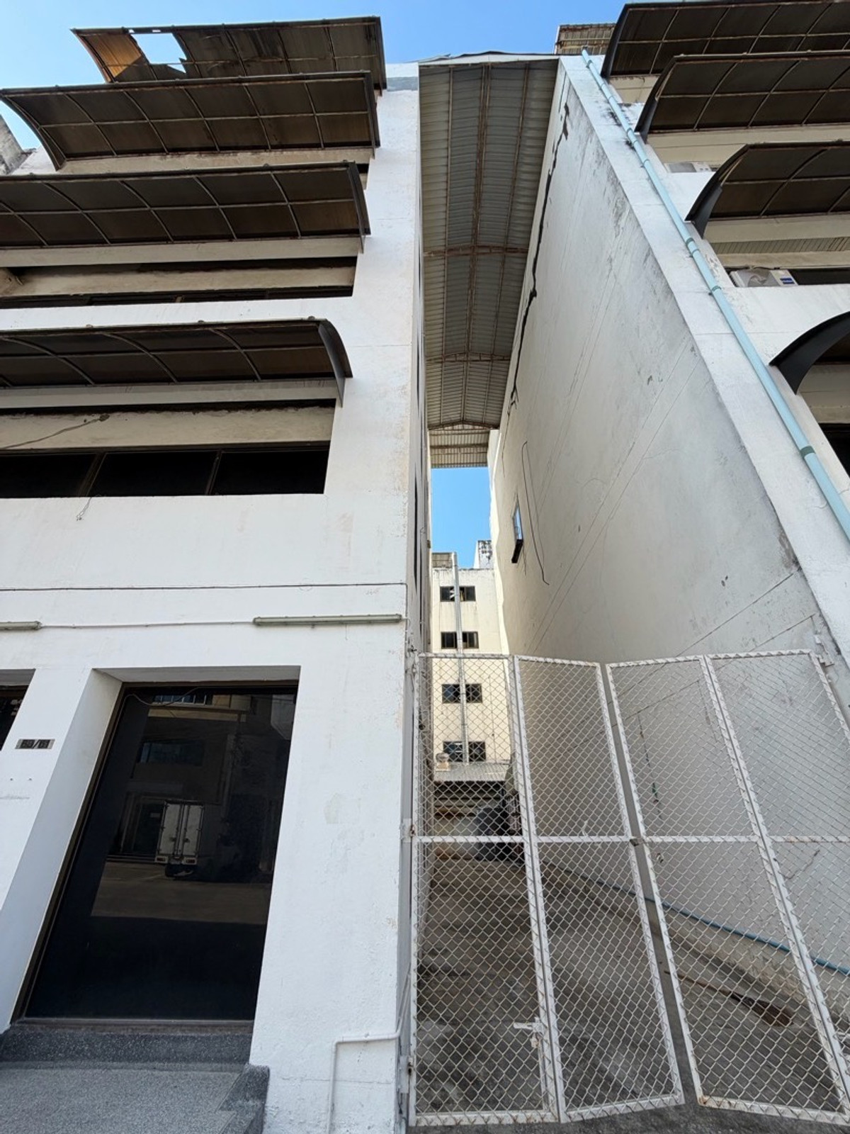 ให้เช่าโฮมออฟฟิศบางนา แบริ่ง ลาซาล : โฮมออฟฟิศ 5 ชั้น | ทำเลกิ่งแก้ว–บางนา ทิศตะวันออกเฉียงใต้ | โปรไฟล์อาคารดี | พื้นที่ใหญ่ ฟังก์ชันครบ