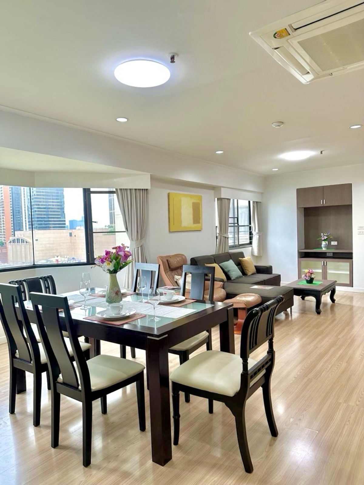 ขายคอนโดสุขุมวิท อโศก ทองหล่อ : ขายด่วน!!! ลดพิเศษพร้อมผู้เช่า
สำหรับการซื้อขายภายในปีนี้ 2025