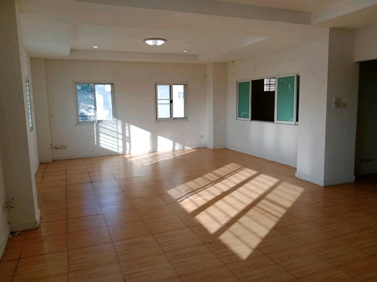 For RentShop HousePhutthamonthon, Salaya : HR3046 4-storey commercial building for rent (2 units hit through) in Salaya area, suitable for an office, trading, tutoring institute.