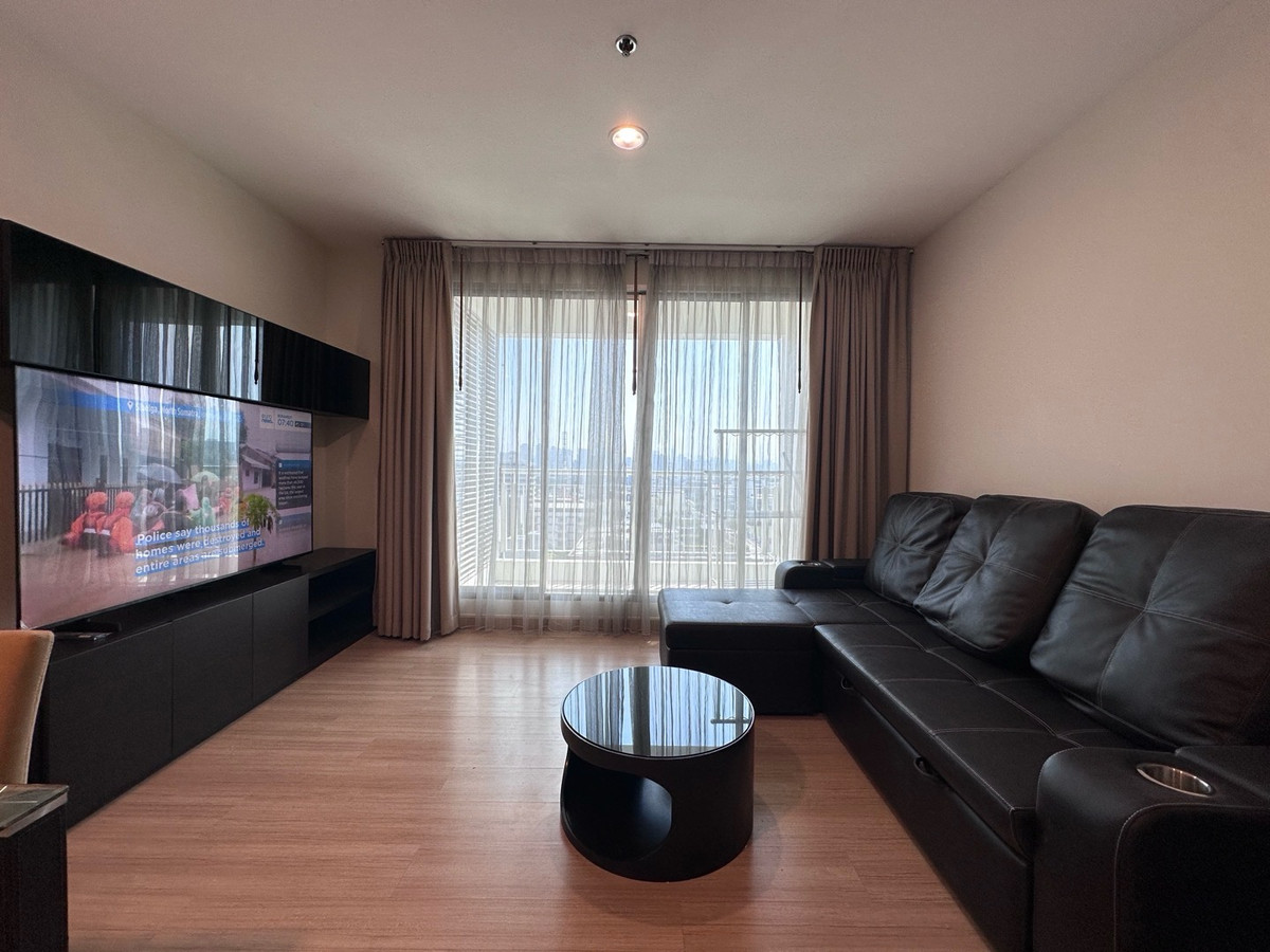 For RentCondoLadprao, Central Ladprao : For rent, 2 bedrooms, 2 bathrooms, good corner, price 27,000 baht, if interested, make an appointment to view 0808144488