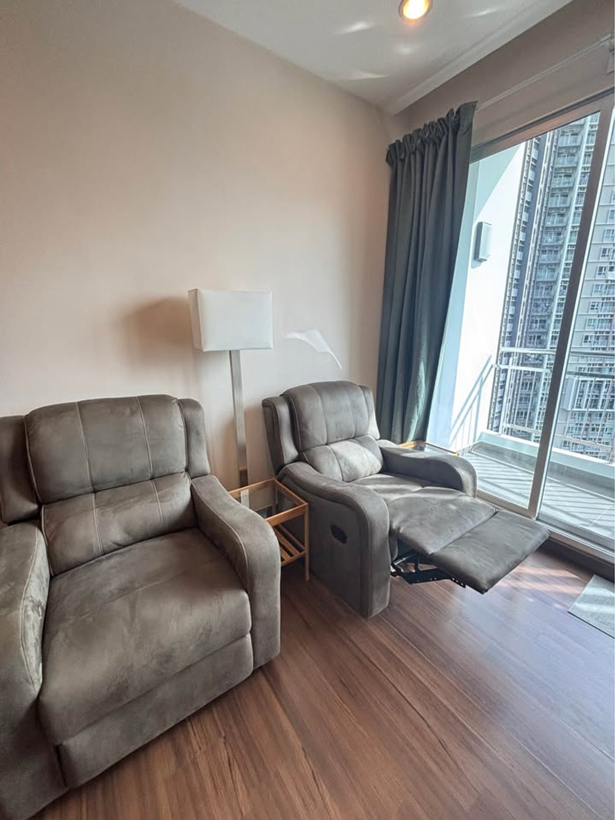 ขายคอนโดสาทร นราธิวาส : ขายคอนโด Supalai Lite Sathorn-Charoenrat ราคา 3,500,000 บาท [NCs251109]