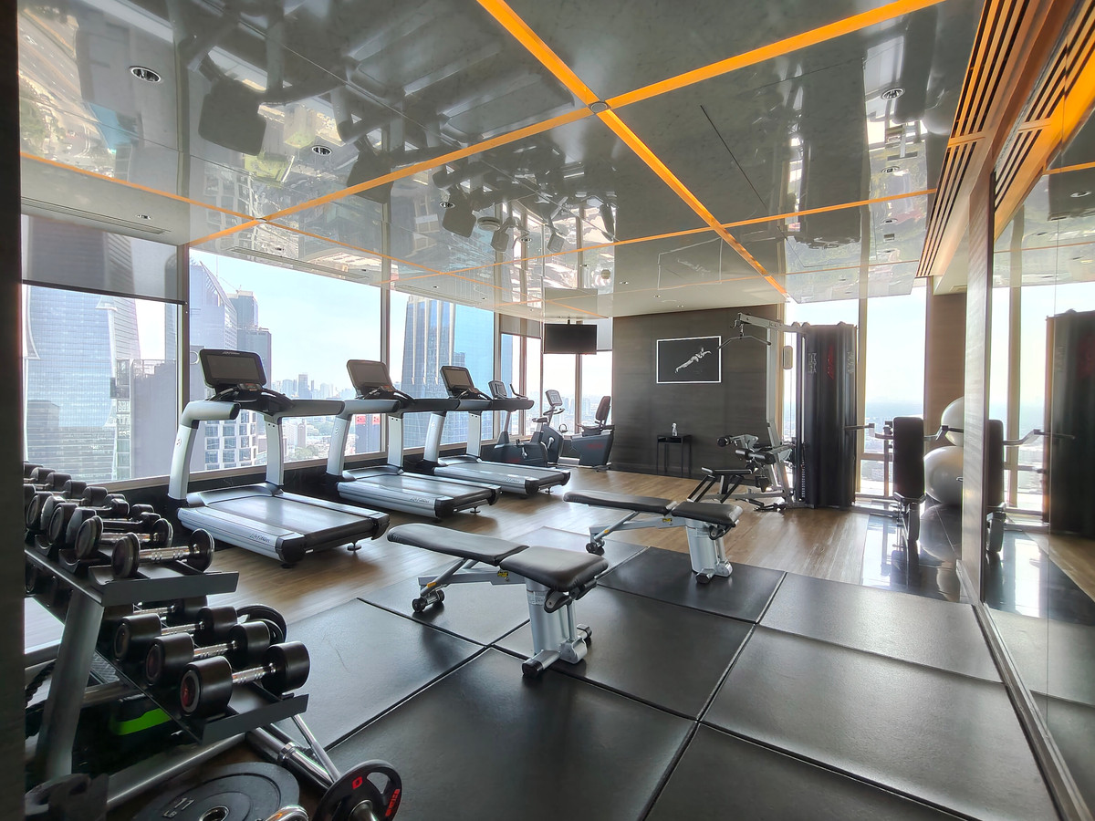 For RentCondoSilom, Saladaeng, Bangrak : Luxury 1-Bedroom Condo for Rent at Saladaeng One, Prime Location