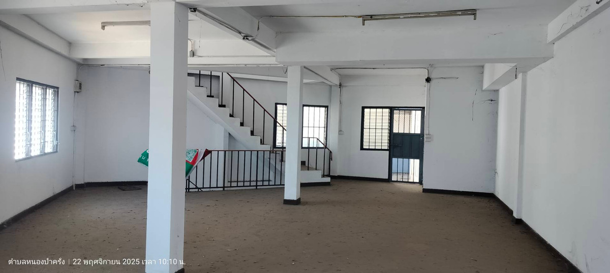 ขายอาคารพาณิชย์เชียงใหม่ : ขายอาคารพาณิชย์ 4 ชั้น ห้องหัวมุม บนถนนเจริญเมือง เชียงใหม่