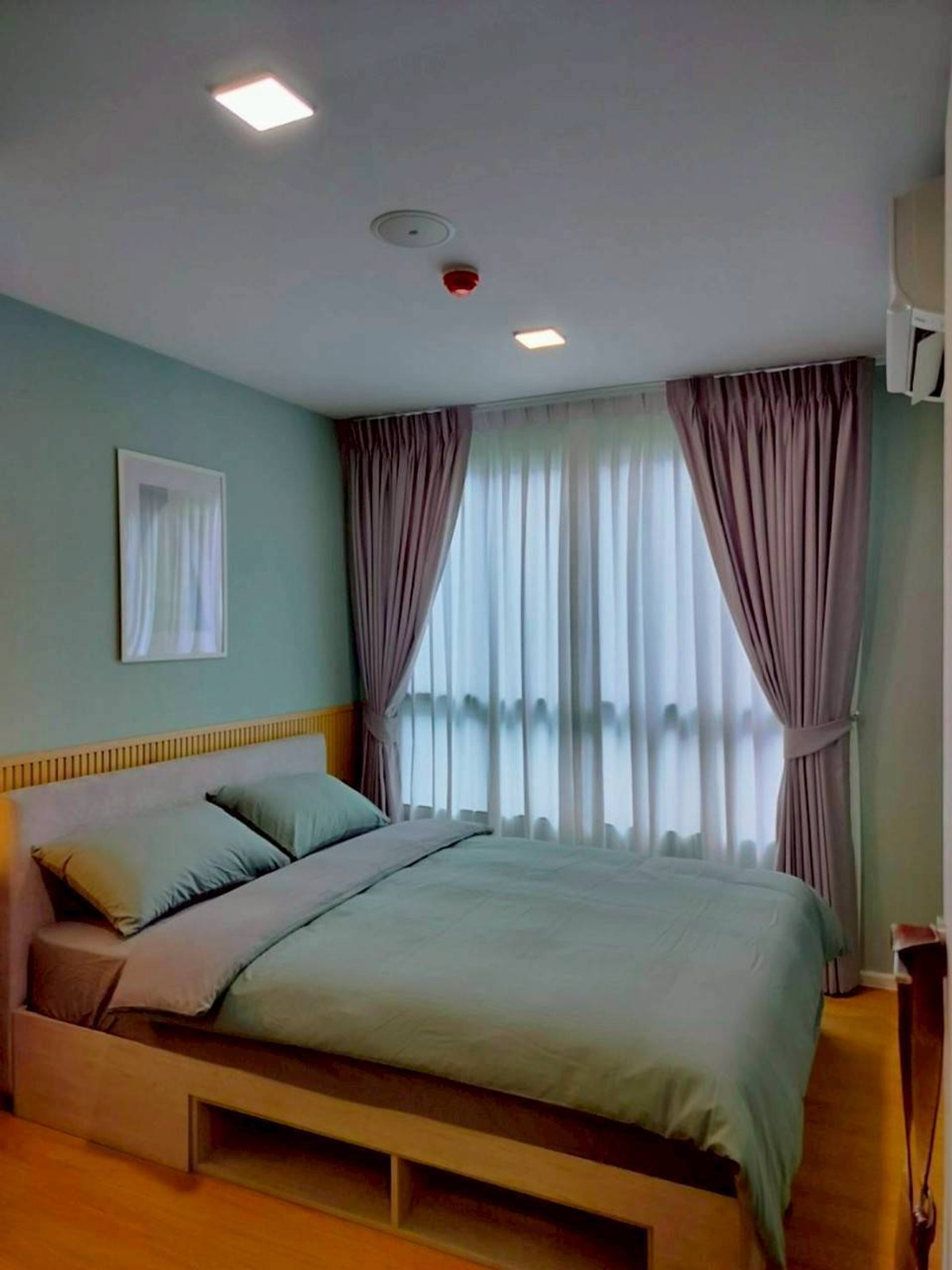 For RentCondoPathum Thani,Rangsit, Thammasat : Rent Atmoz Canal Rangsit, beautiful, cheap, ready to move in, near Rangsit University, there is a shuttle to and from Rangsit University. If interested, contact Line @841qqlnr