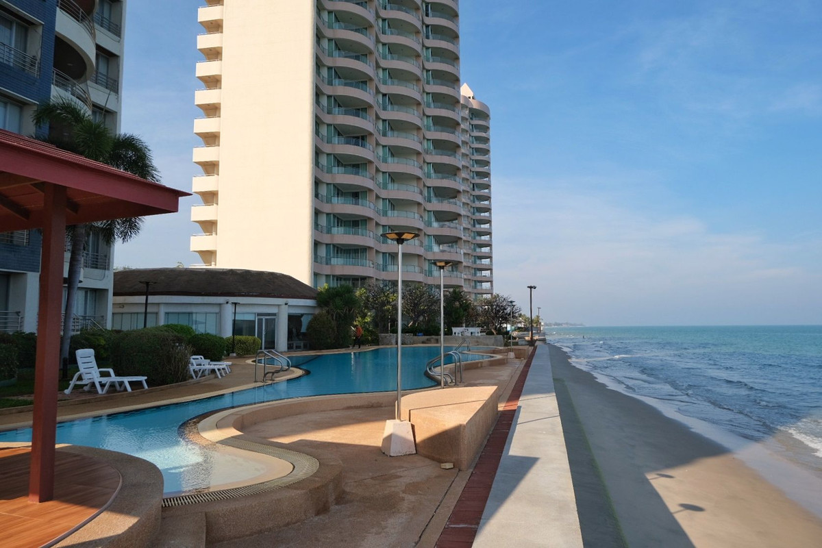 ขายคอนโดชะอำ เพชรบุรี : 89050 - ขายด่วน คอนโดตากอากาศริมชายหาดชะอำ ห้องใหญ่ ชั้นสูง วิวสวย 2 ห้องนอน 2 ห้องน้ำ