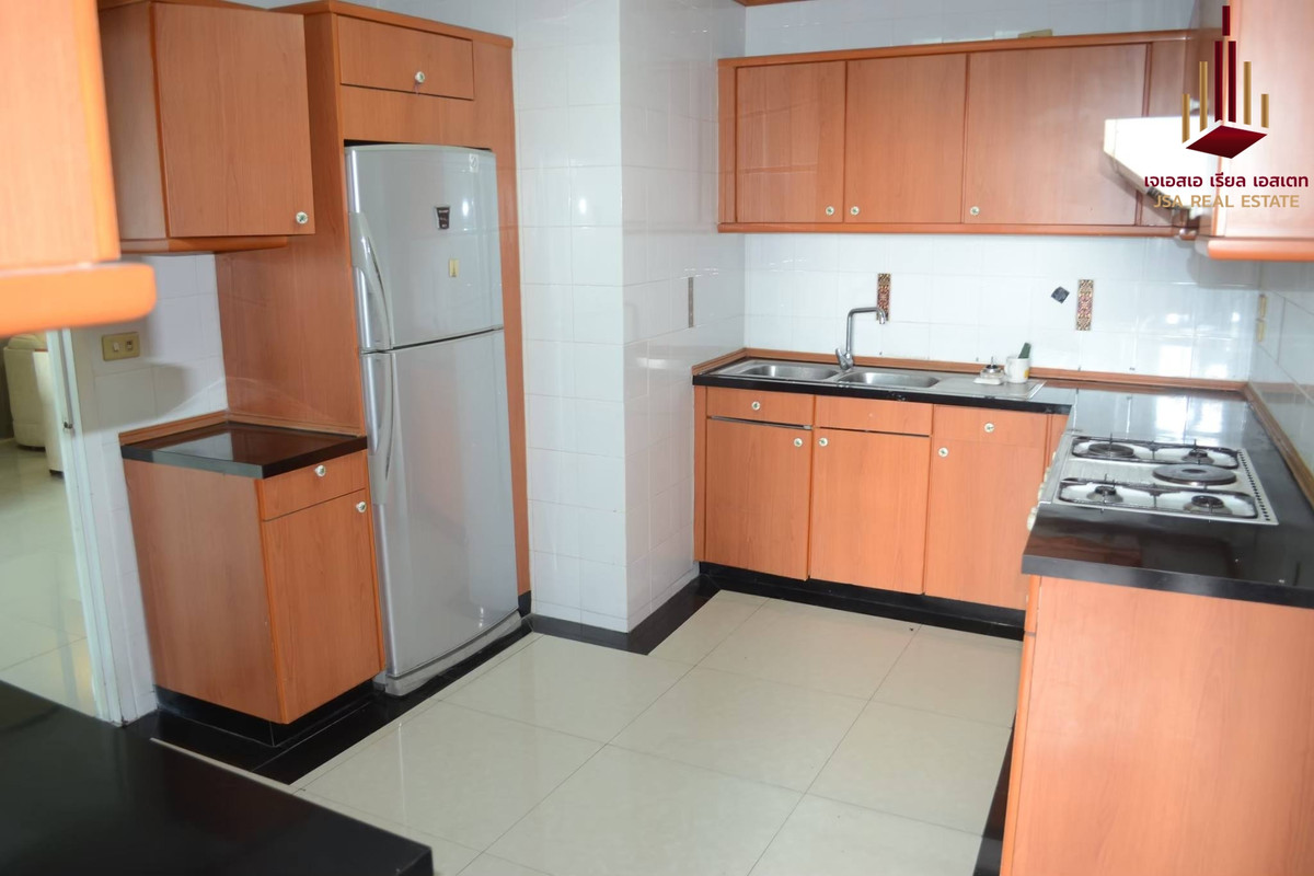 For SaleCondoSukhumvit, Asoke, Thonglor : ✨ For Sale: The President Park Sukhumvit 24 Condo ✨ 💰 Only 18,500,000 THB