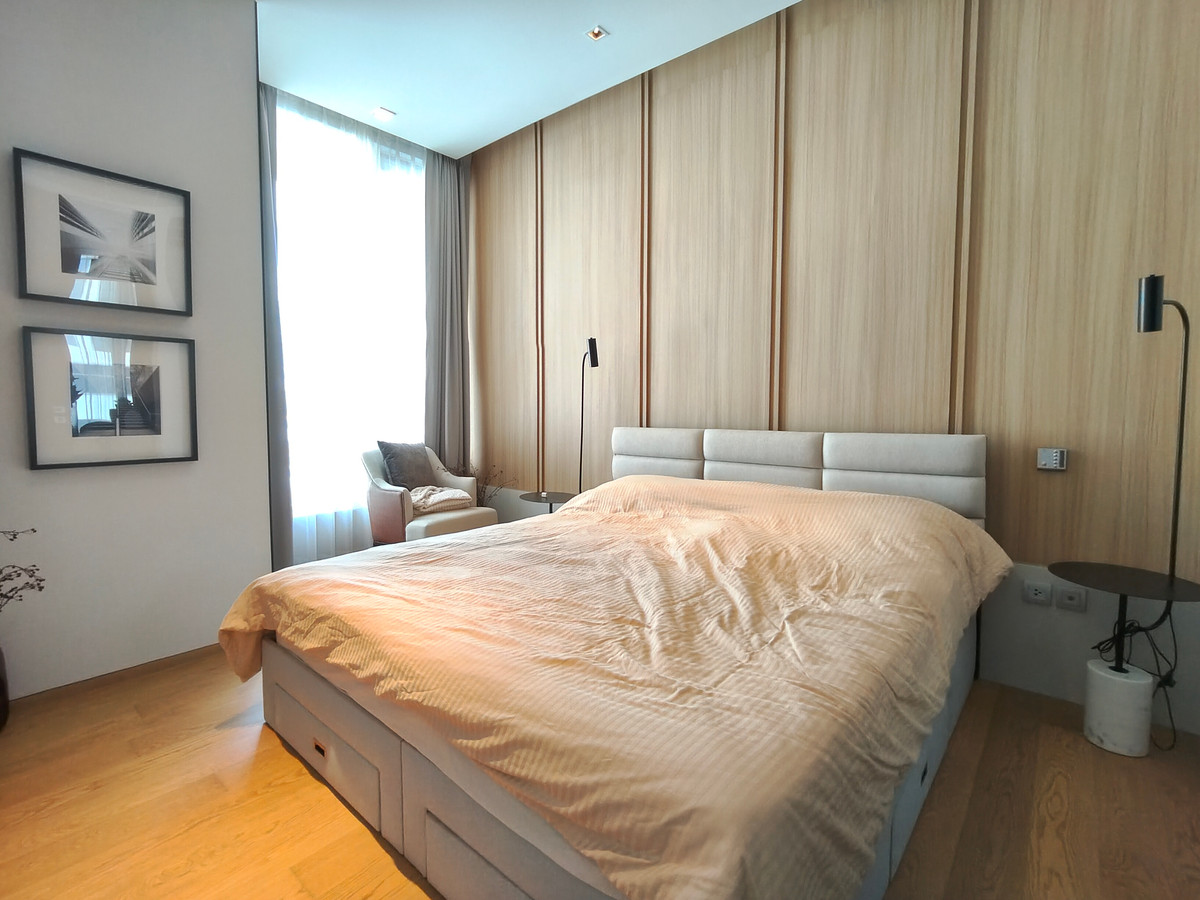 For RentCondoSilom, Saladaeng, Bangrak : Luxury 1-Bedroom Condo for Rent at Saladaeng One, Prime Location