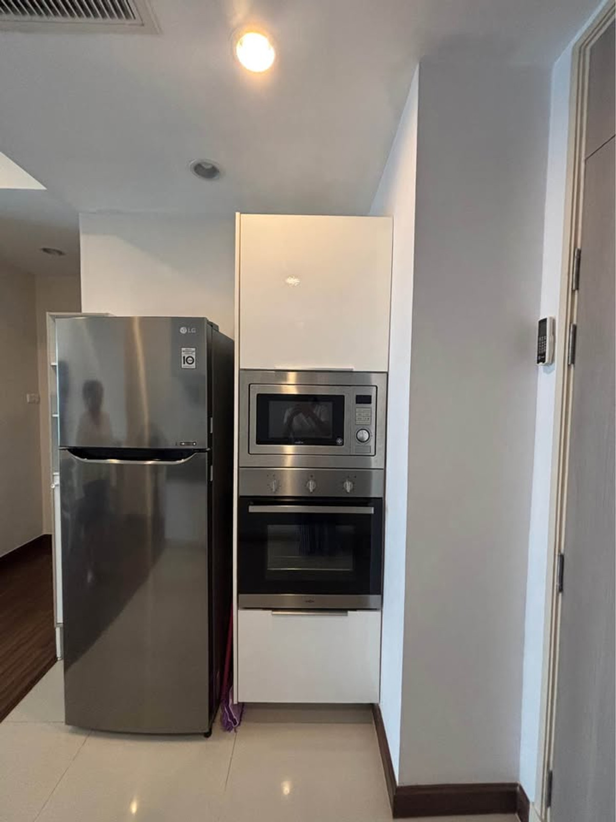 ขายคอนโดสาทร นราธิวาส : ขายคอนโด Supalai Lite Sathorn-Charoenrat ราคา 3,500,000 บาท [NCs251109]