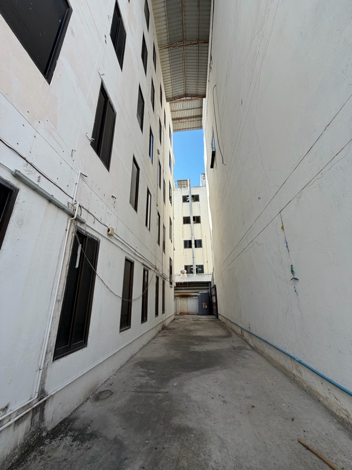 ให้เช่าโฮมออฟฟิศบางนา แบริ่ง ลาซาล : โฮมออฟฟิศ 5 ชั้น | ทำเลกิ่งแก้ว–บางนา ทิศตะวันออกเฉียงใต้ | โปรไฟล์อาคารดี | พื้นที่ใหญ่ ฟังก์ชันครบ