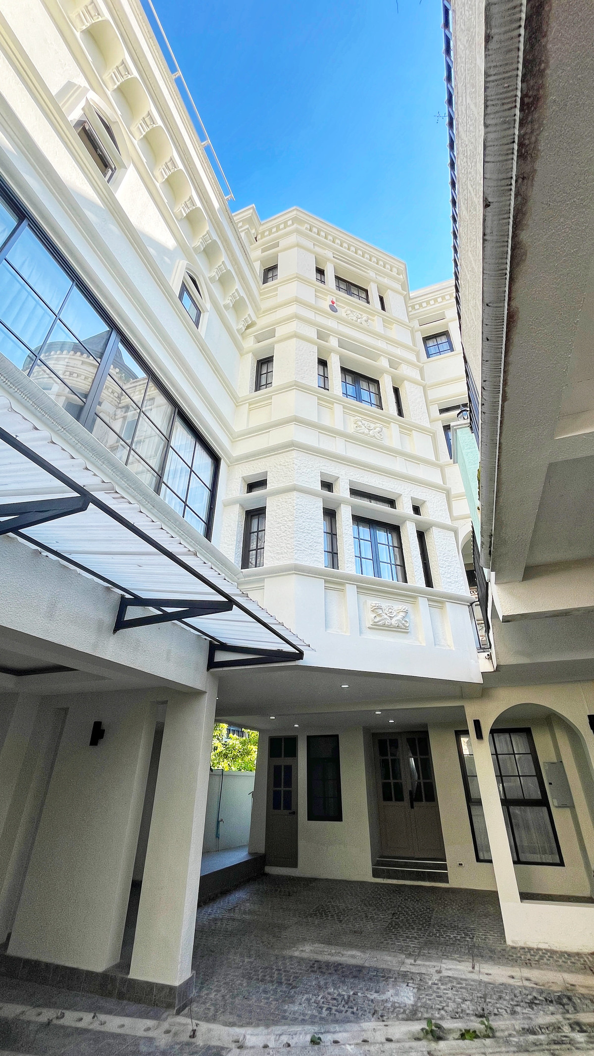 ขายทาวน์โฮมสุขุมวิท อโศก ทองหล่อ : Chicha Castle – ชิชา คาสเซิล ทาวน์โฮม 4 ชั้น สุขุมวิท 31 แปลงริม ขนาดใหญ่ ตกแต่งสวย