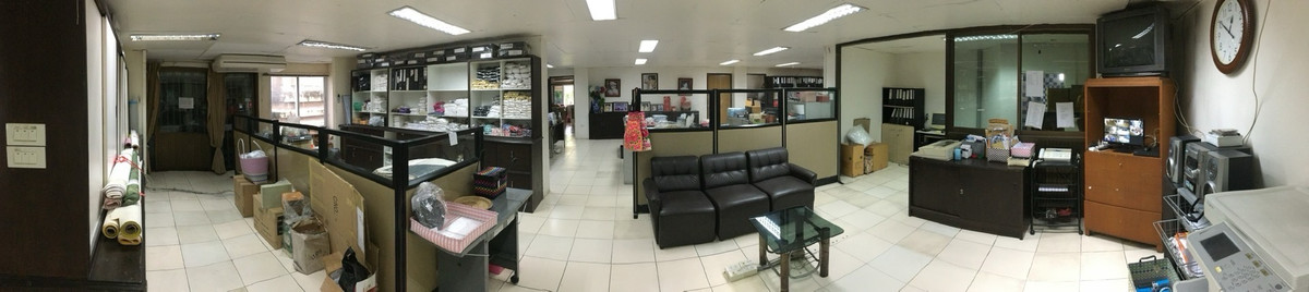 For RentOfficeBangna, Bearing, Lasalle : For rent, 5-story office with warehouse, lots of parking, located in Bangna Km. 3, good location, near industrial estates and expressway.