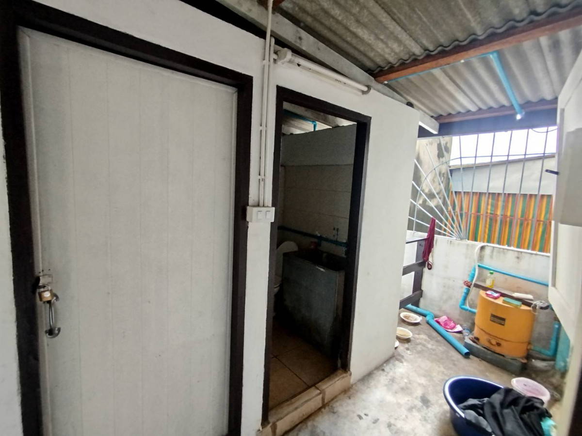 For SaleShop HouseRathburana, Suksawat : Commercial building for sale, 4 floors, 1 mezzanine, Soi Suksawat 64, 16 sq m.