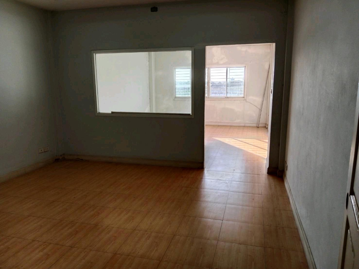 For RentShop HousePhutthamonthon, Salaya : HR3046 4-storey commercial building for rent (2 units hit through) in Salaya area, suitable for an office, trading, tutoring institute.