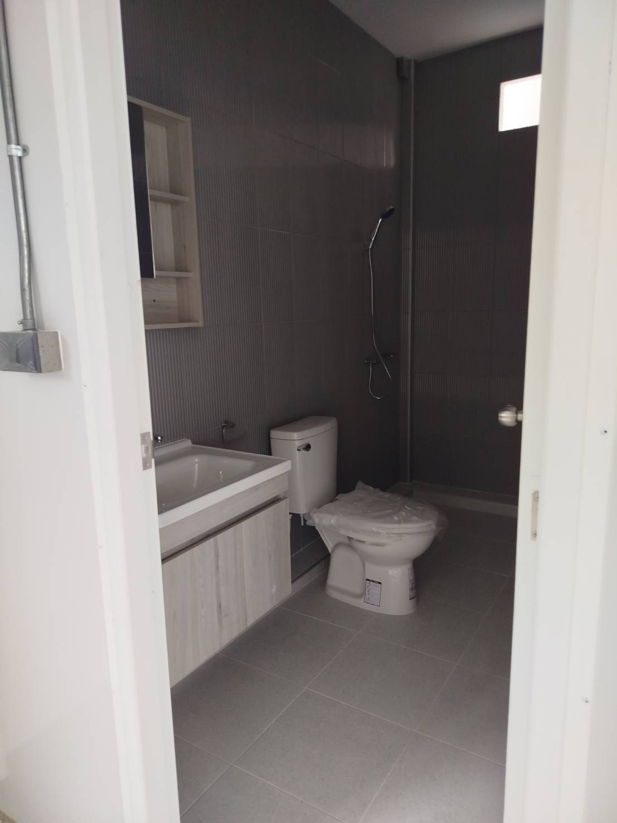 For RentShop HouseOnnut, Udomsuk : HR3045 2-story building for rent, newly built, potential location, Soi Punnawithi 29, suitable for an office, showroom, convenient travel.