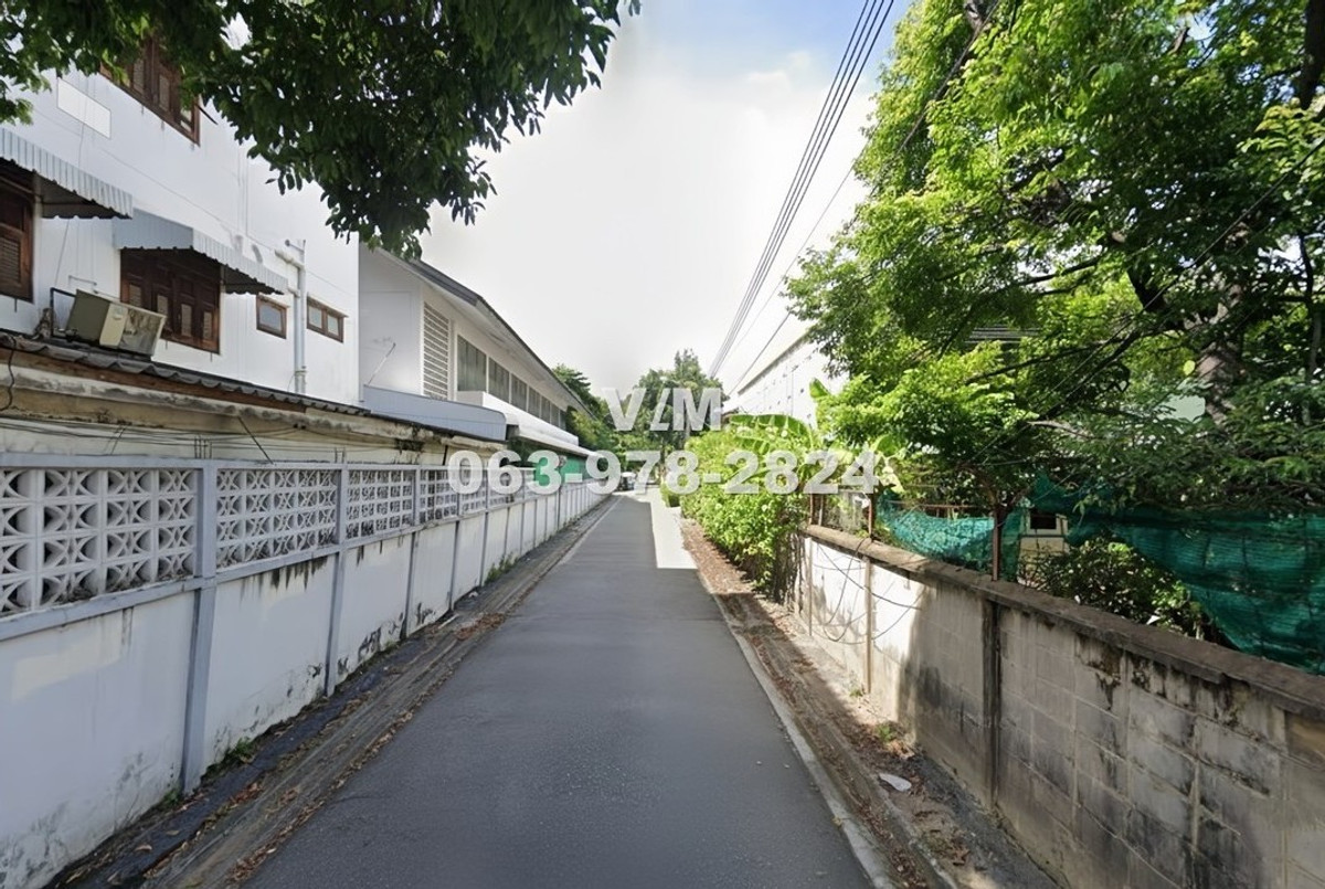 For SaleLandRama9, Petchburi, RCA : Land for sale, Soi Soonvijai 10, Rama 9 Soi 26, Bang Kapi Subdistrict, Huai Khwang District, area ~330 square meters.