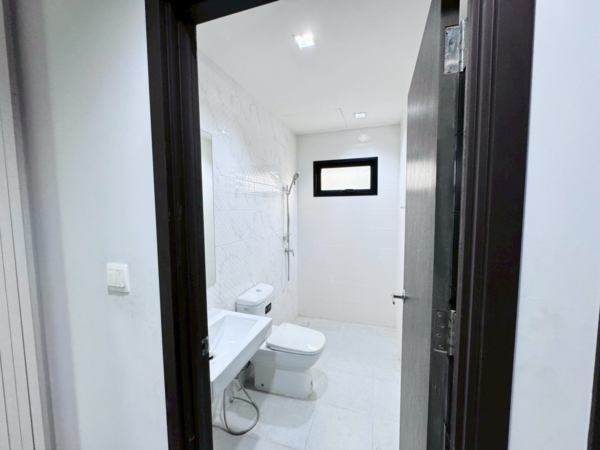 HousePathum Thani,Rangsit, Thammasat : 95227 - Sell/rent semi-detached house Chiwarom Village Rangsit-Don Mueang