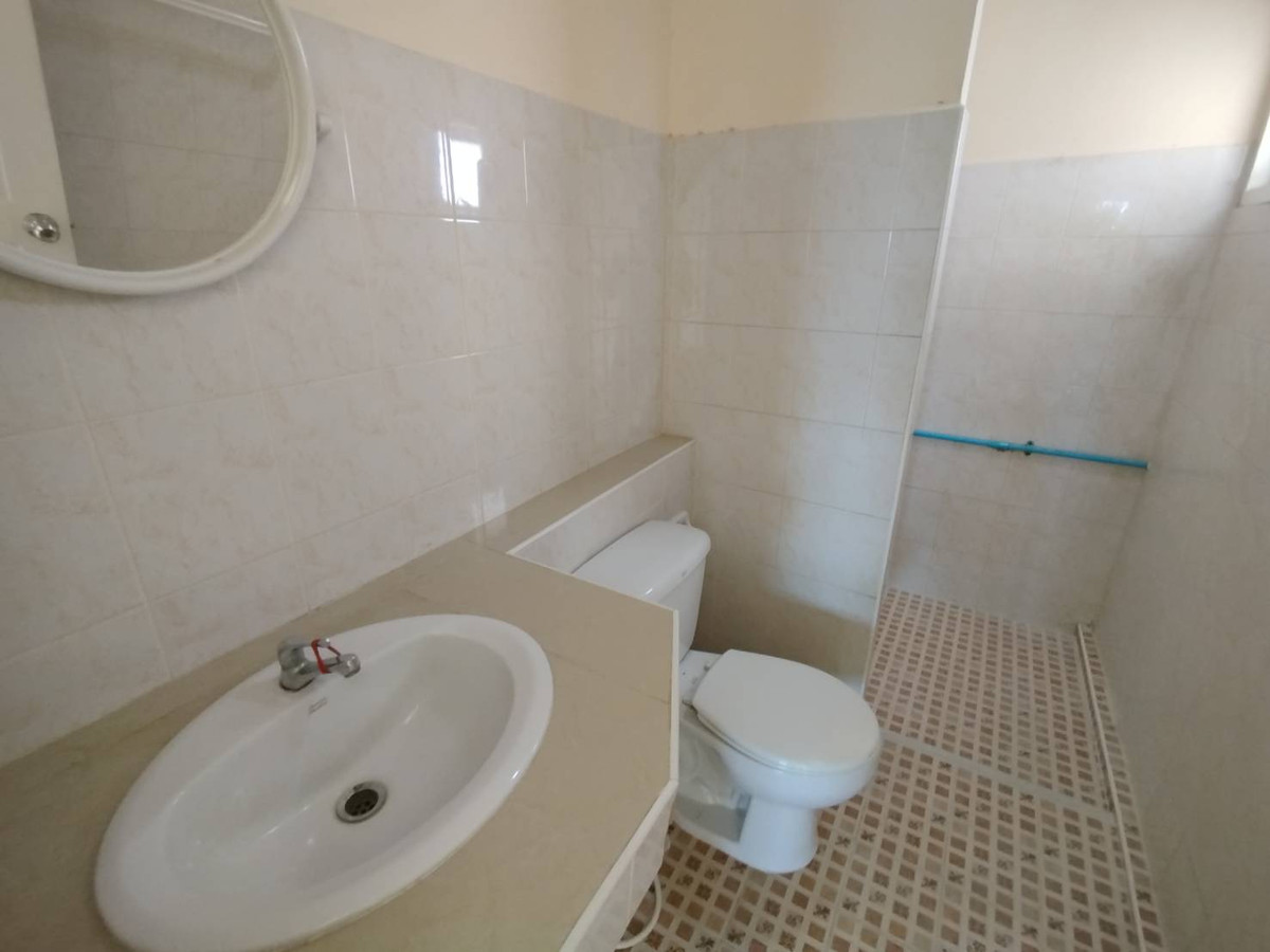 ขายทาวน์โฮมปทุมธานี รังสิต ธรรมศาสตร์ : ขายทาวน์เฮ้าส์ หมู่บ้านฉัตรหลวง9 ปทุมธานี เนื้อที่ 31.8 ตรว.