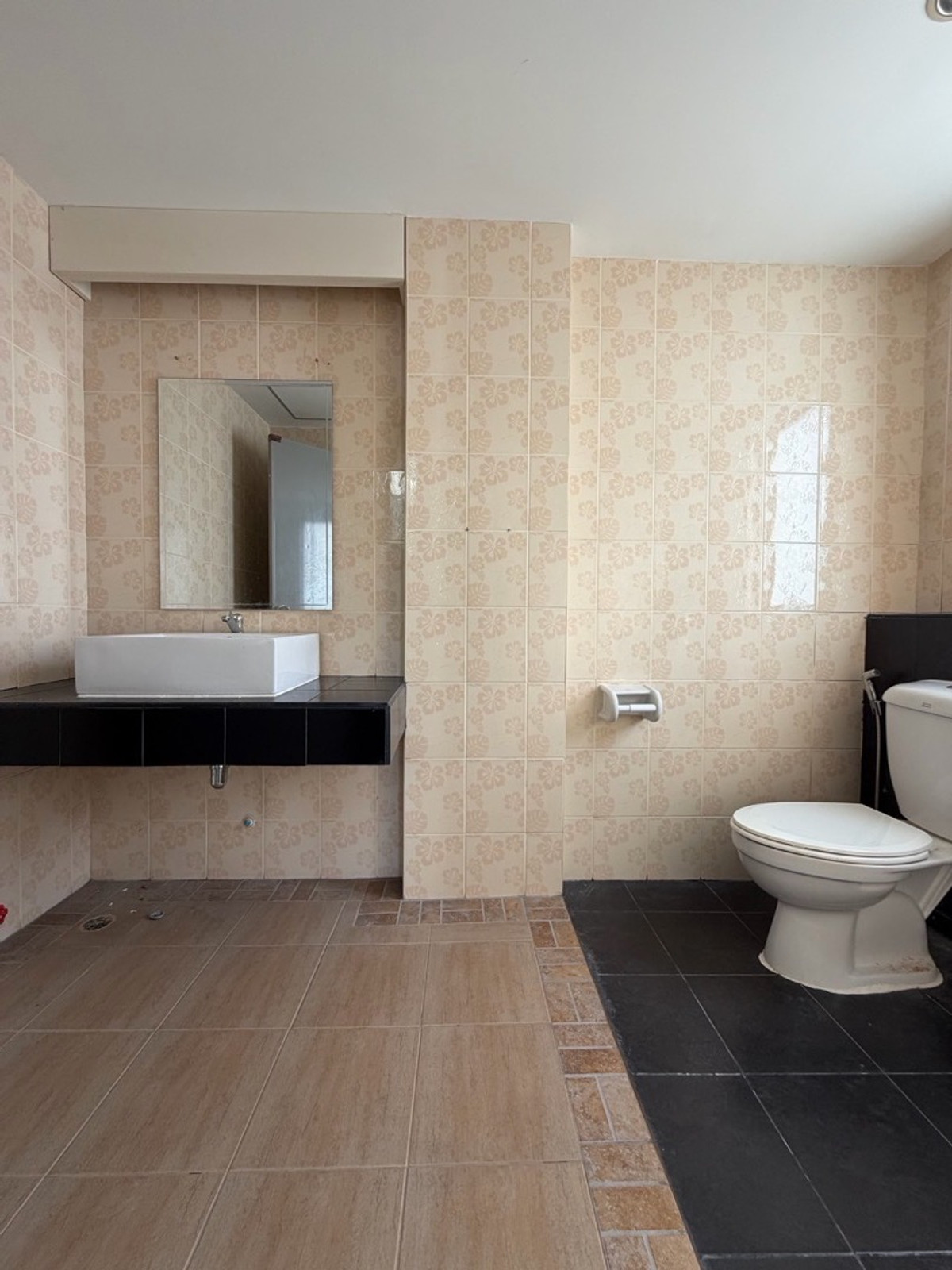 ให้เช่าโฮมออฟฟิศบางนา แบริ่ง ลาซาล : โฮมออฟฟิศ 5 ชั้น | ทำเลกิ่งแก้ว–บางนา ทิศตะวันออกเฉียงใต้ | โปรไฟล์อาคารดี | พื้นที่ใหญ่ ฟังก์ชันครบ