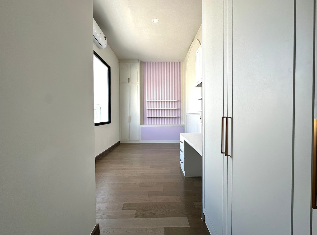 For SaleHouseKasetsart, Ratchayothin : Brand-New Corner Single House with Private Pool and Good Feng Shui at The Master Ekkamai–Ramintra Near Expressway Special Price