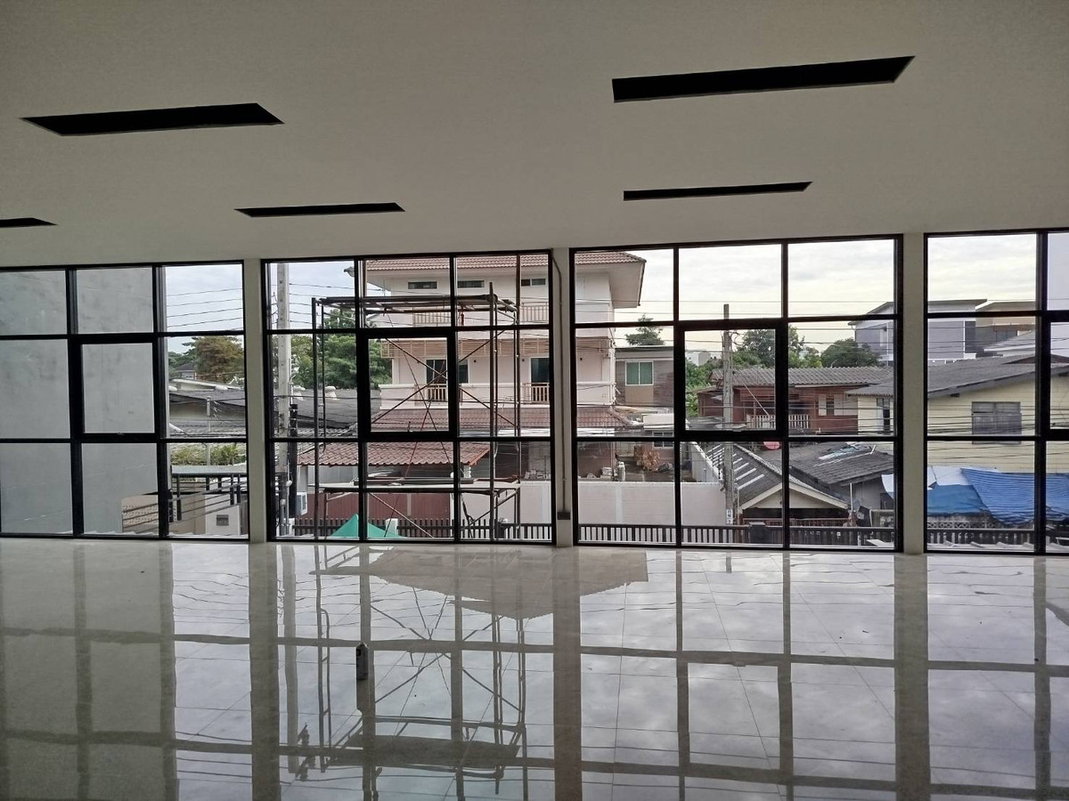 For RentShop HouseOnnut, Udomsuk : HR3045 2-story building for rent, newly built, potential location, Soi Punnawithi 29, suitable for an office, showroom, convenient travel.