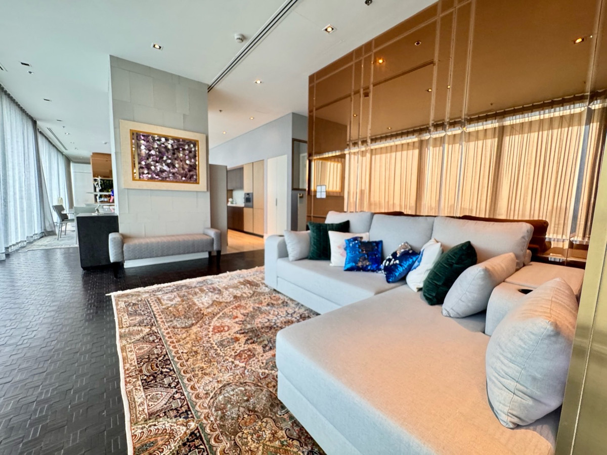 For RentCondoSathorn, Narathiwat : 📢👇Ultra-luxury residence with stunning city views, in modern décor, and exclusive 5-star hotel services. Perfect for refined living in the heart of Bangkok. Walking distance to top dining, shopping, and business hubs, fully furnished, ready to move 