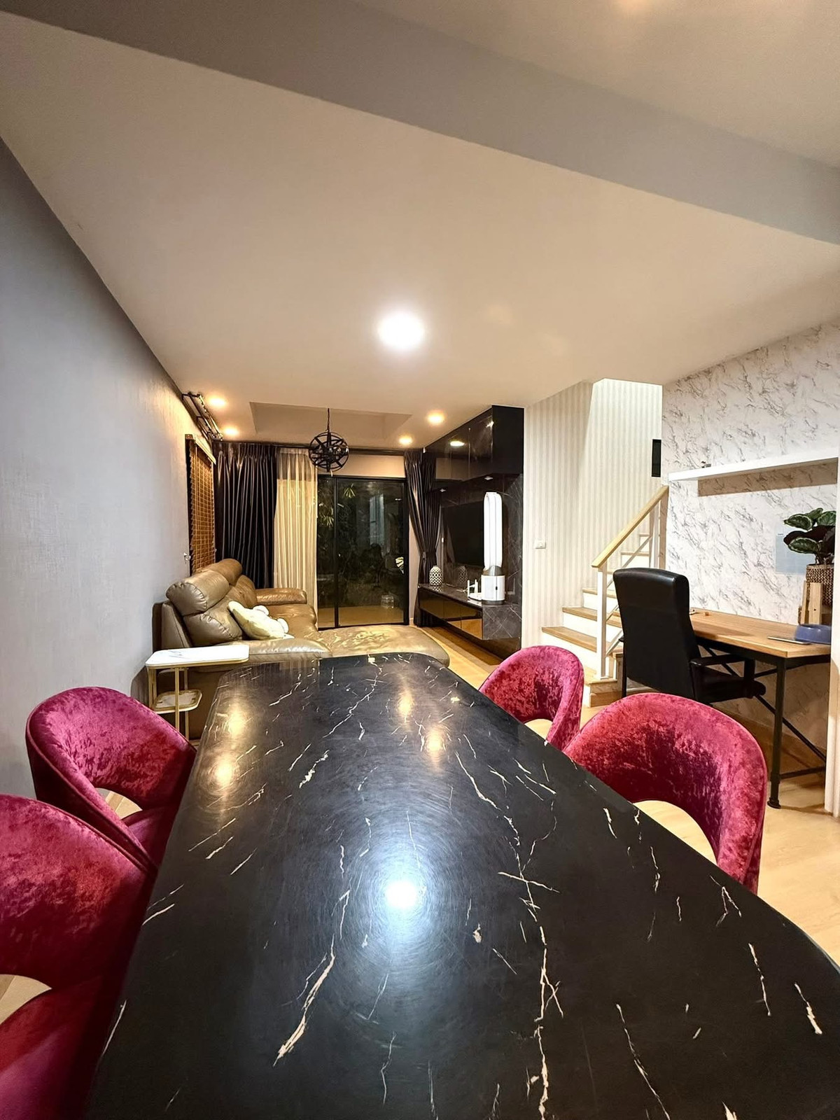 For RentTownhomeLadkrabang, Suwannaphum Airport : Corner townhome for rent, The Connect 33 Wongwaen-On Nut, fully furnished, near Mega Bangna.