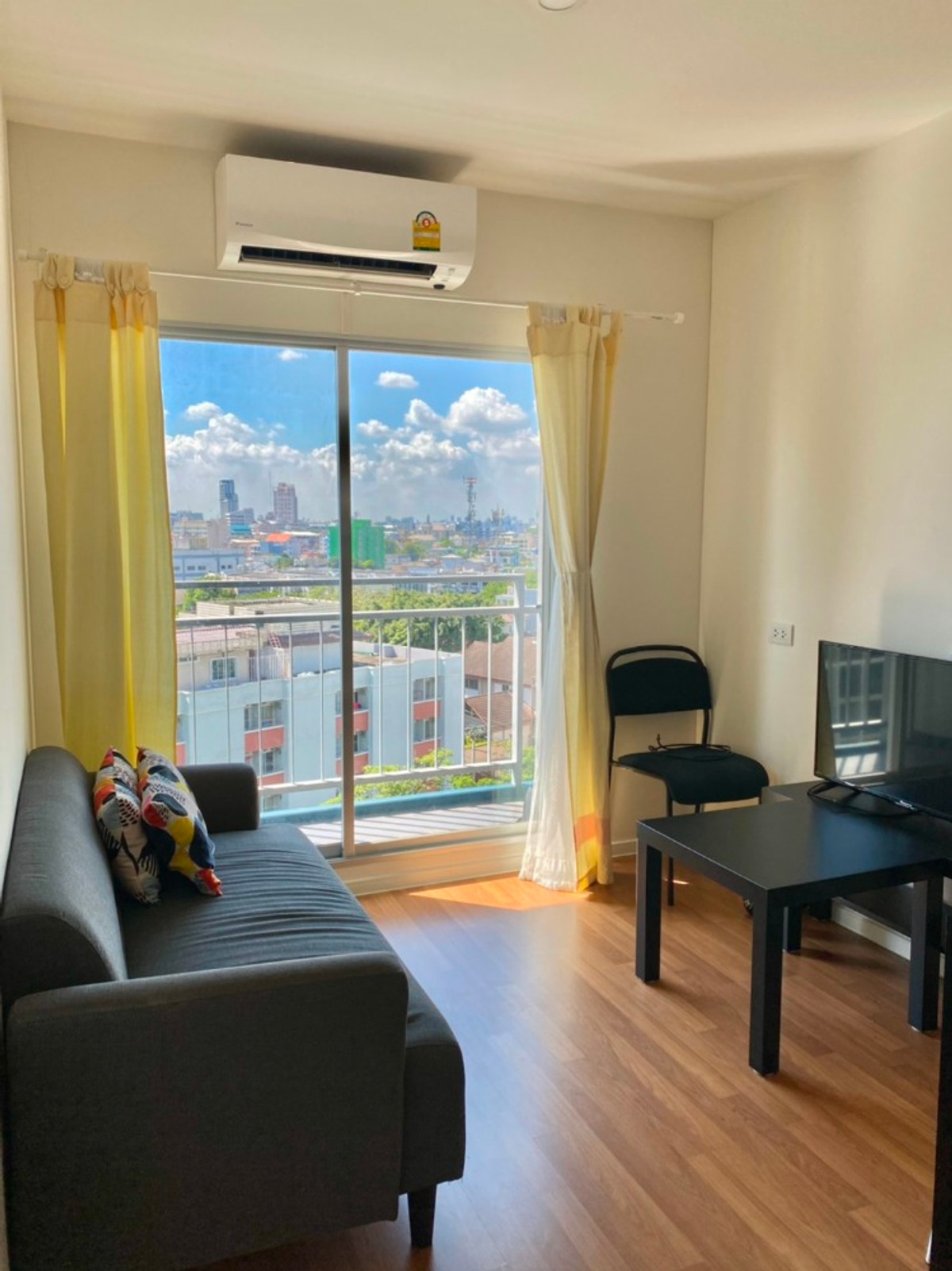 For RentCondoKasetsart, Ratchayothin : Condo, 6th floor, fully furnished, beautifully decorated, for rent in Vibhavadi-Ngamwongwan area. Near Vibhavadi Hospital, only 200 meters.