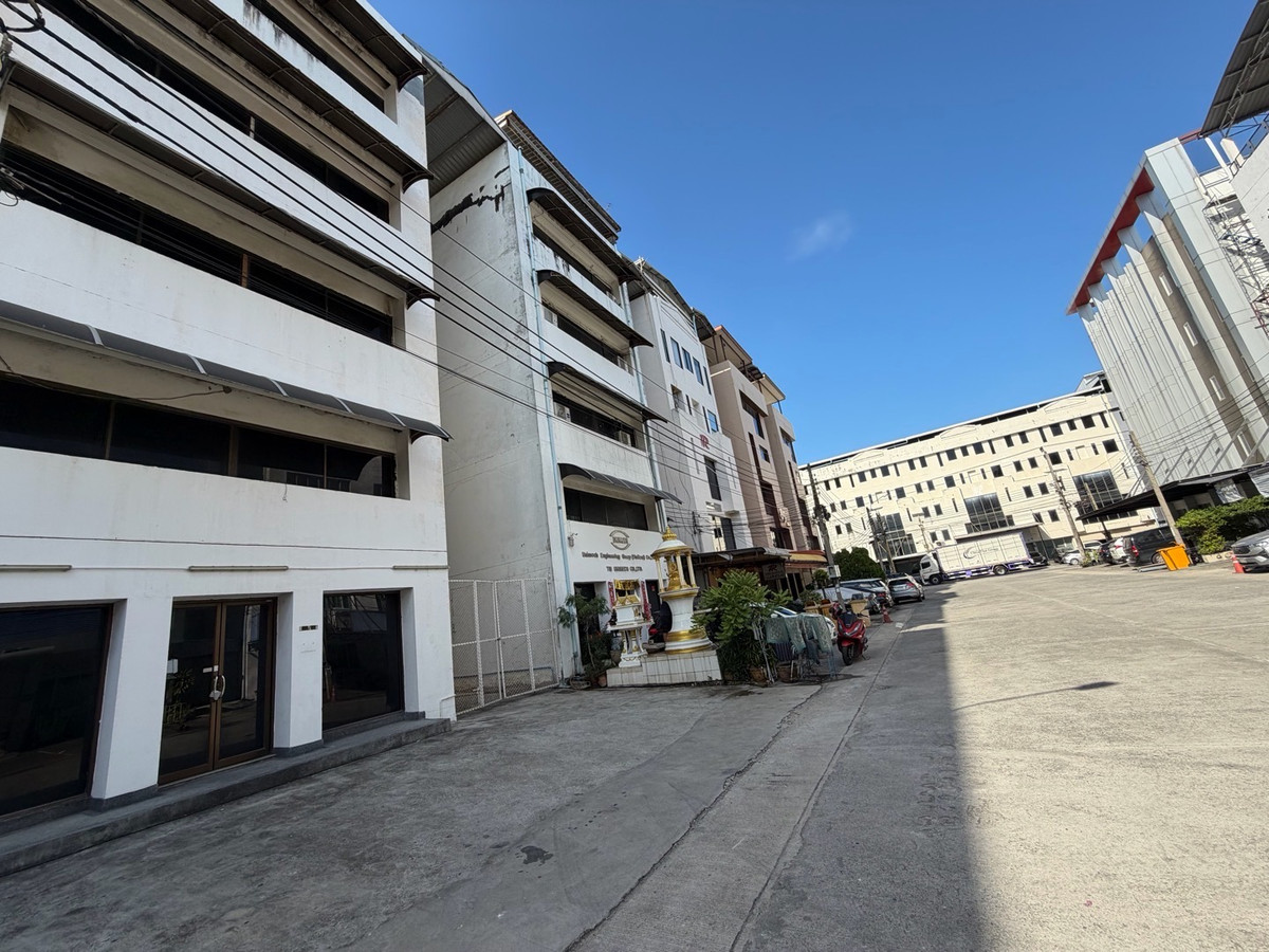 ให้เช่าโฮมออฟฟิศบางนา แบริ่ง ลาซาล : โฮมออฟฟิศ 5 ชั้น | ทำเลกิ่งแก้ว–บางนา ทิศตะวันออกเฉียงใต้ | โปรไฟล์อาคารดี | พื้นที่ใหญ่ ฟังก์ชันครบ