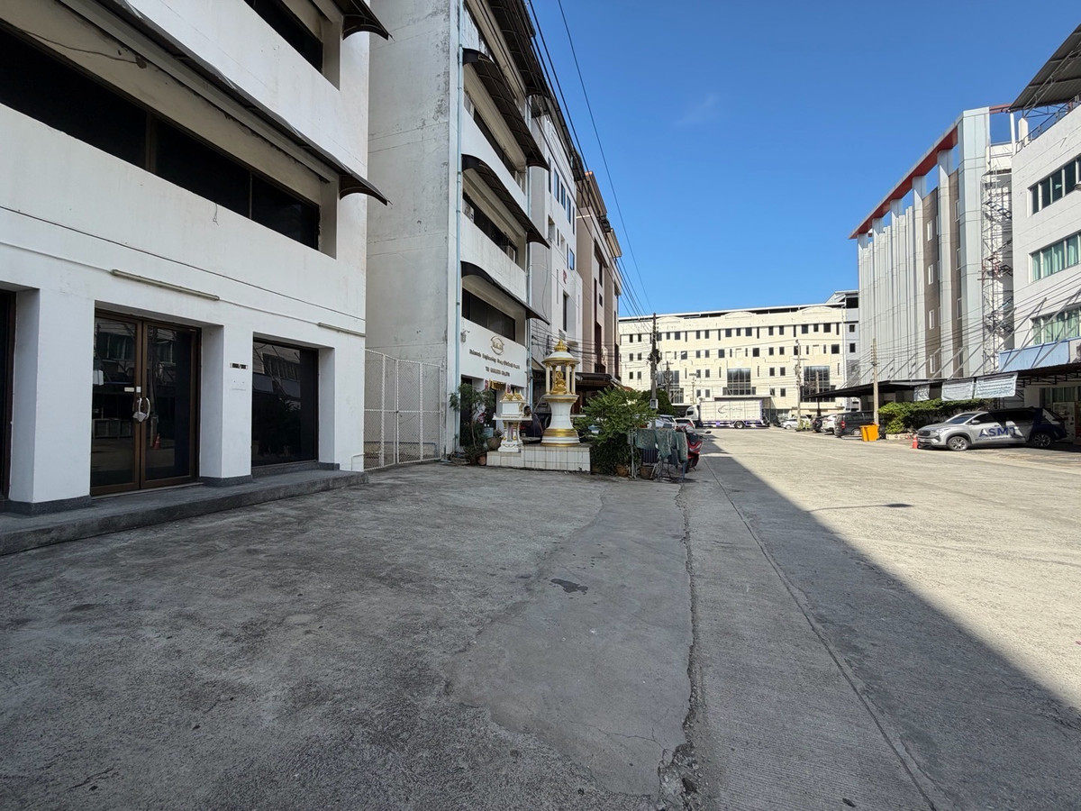 ให้เช่าโฮมออฟฟิศบางนา แบริ่ง ลาซาล : โฮมออฟฟิศ 5 ชั้น | ทำเลกิ่งแก้ว–บางนา ทิศตะวันออกเฉียงใต้ | โปรไฟล์อาคารดี | พื้นที่ใหญ่ ฟังก์ชันครบ