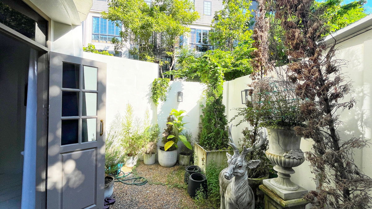 ขายทาวน์โฮมสุขุมวิท อโศก ทองหล่อ : Chicha Castle – ชิชา คาสเซิล ทาวน์โฮม 4 ชั้น สุขุมวิท 31 แปลงริม ขนาดใหญ่ ตกแต่งสวย