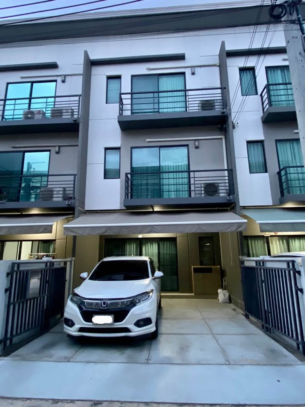 For RentTownhomeRama5, Ratchapruek, Bangkruai : 3-story townhome with furniture, beautifully decorated, for rent in Ratchaphruek-Rama 5 area, near Makro Nakhon In.