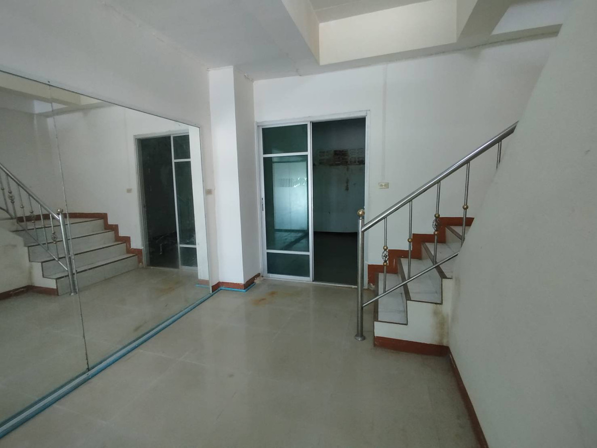 ขายอาคารพาณิชย์นนทบุรี บางใหญ่ บางบัวทอง : ขายอาคารพาณิชย์ ติดถนนบ้านกล้วย ไทรน้อย หมู่บ้านเหนือฟ้าพลัส 1  18 ตรว.