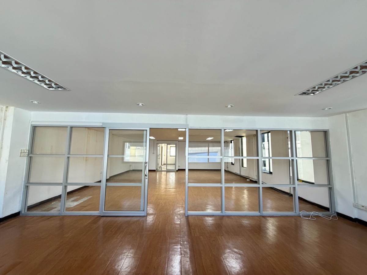 ให้เช่าโฮมออฟฟิศบางนา แบริ่ง ลาซาล : โฮมออฟฟิศ 5 ชั้น | ทำเลกิ่งแก้ว–บางนา ทิศตะวันออกเฉียงใต้ | โปรไฟล์อาคารดี | พื้นที่ใหญ่ ฟังก์ชันครบ