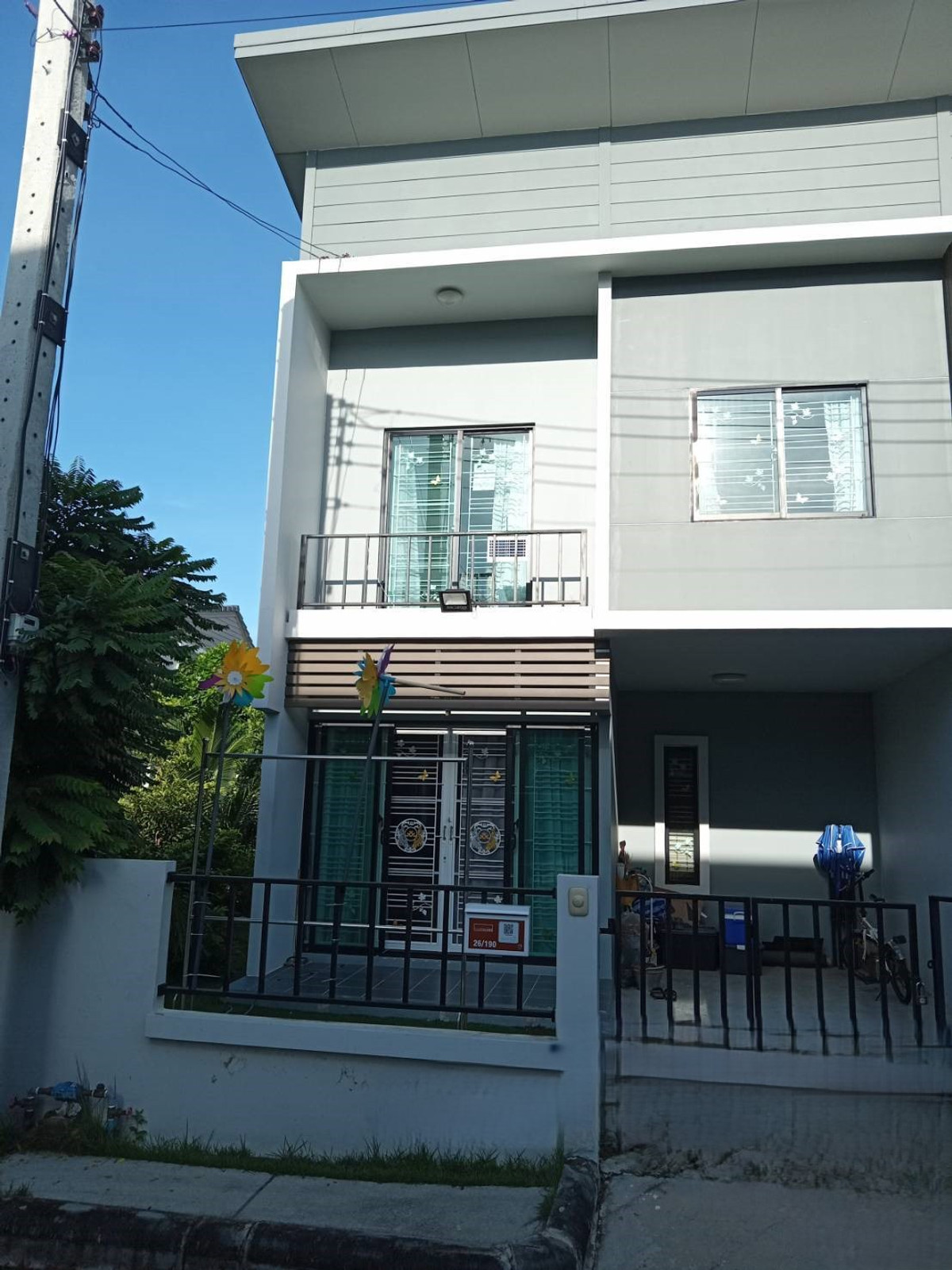 For SaleTownhomePathum Thani,Rangsit, Thammasat : 87837 - Townhome for sale, area 33.5 square wah, The Colors Mix Rangsit-Wongwaen, Lam Luk Ka Khlong 5, Pathum Thani, 10 minutes to Kanchanaphisek Expressway 9.